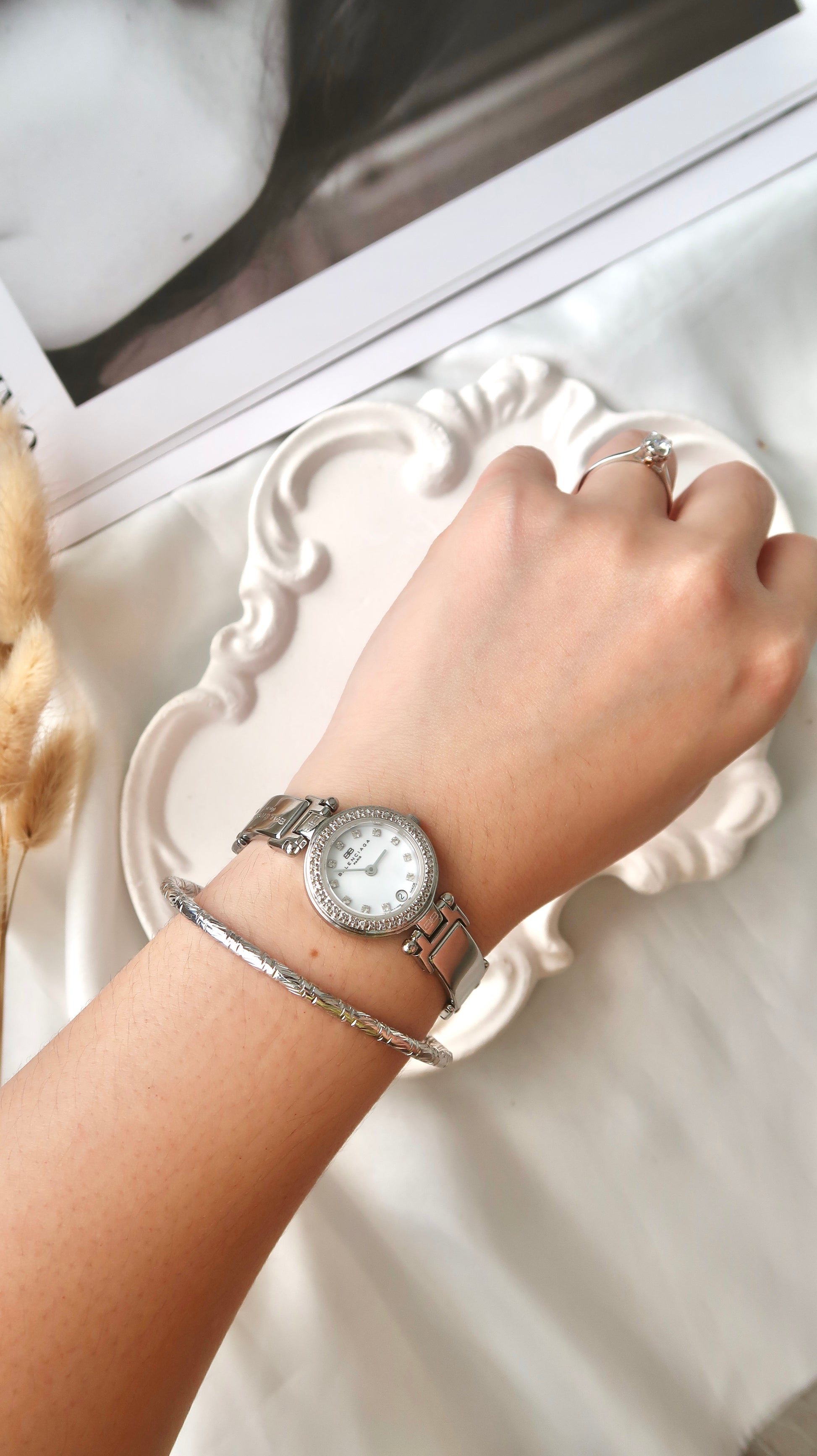 BLCG. White Round 12P Diamonds Dial with Silver Chain Watch