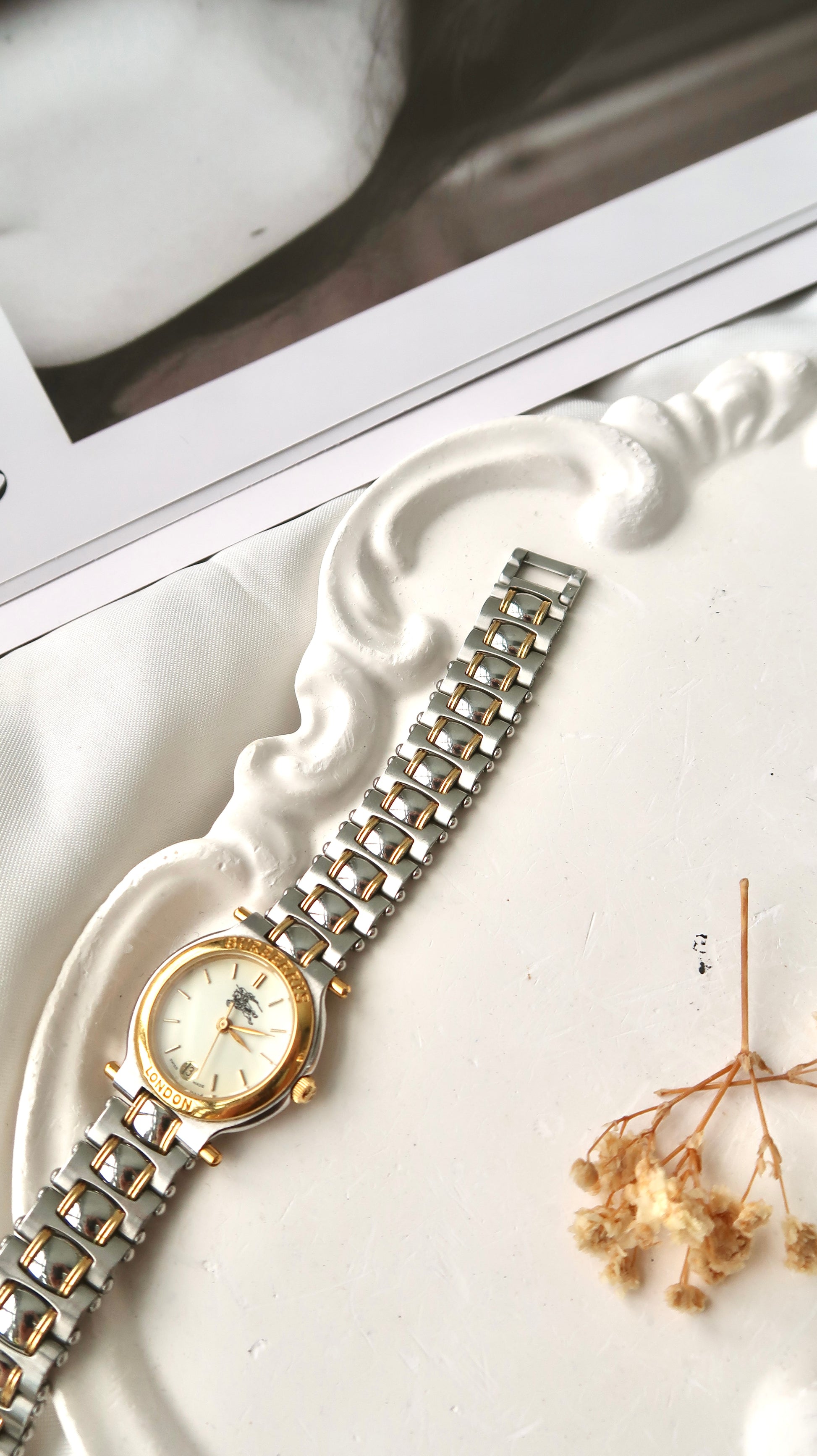 BRBY. Round Ivory Dial with Two Tone Chain Watch