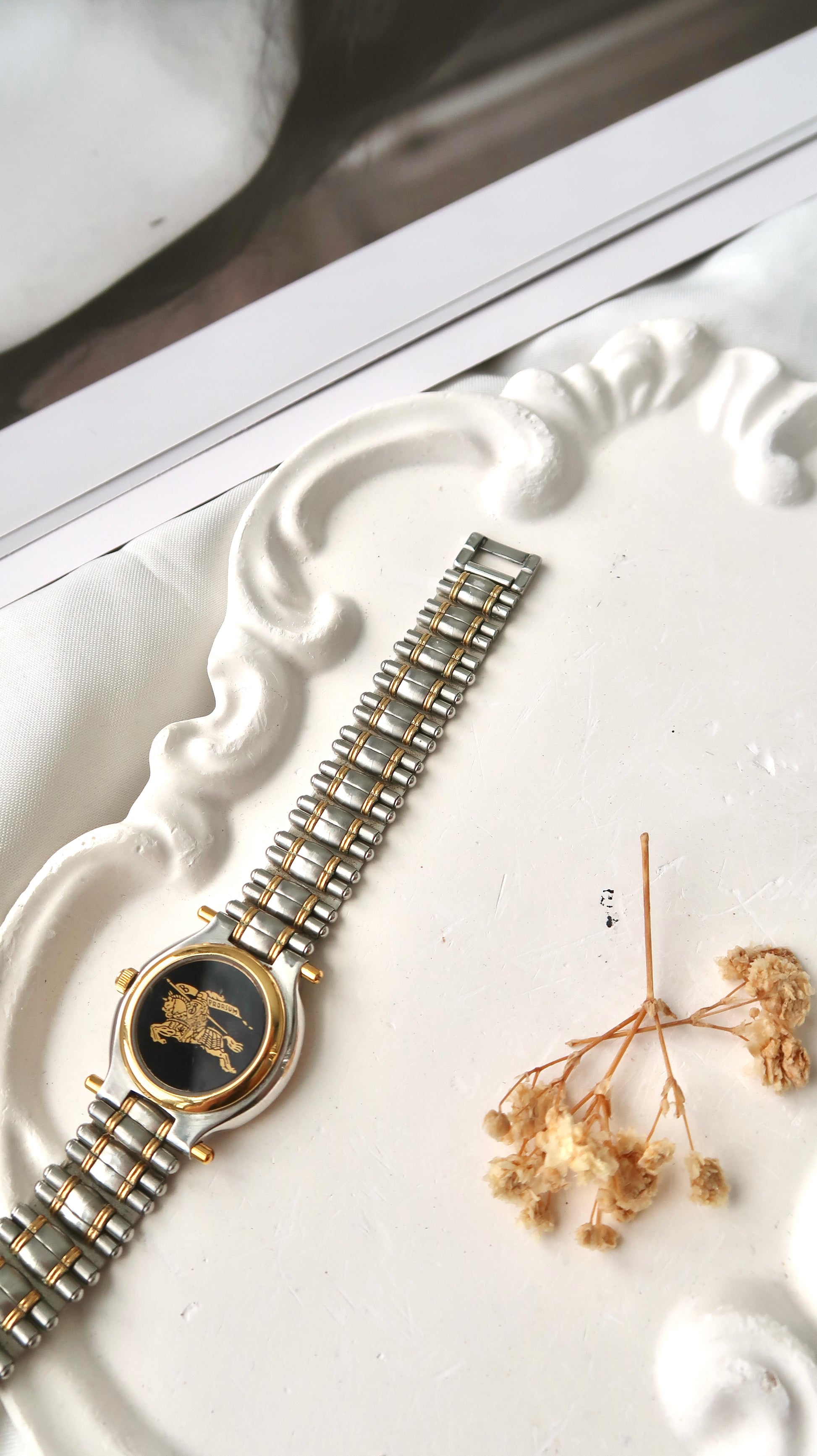 BRBY. Round Ivory Dial with Two Tone Chain Watch