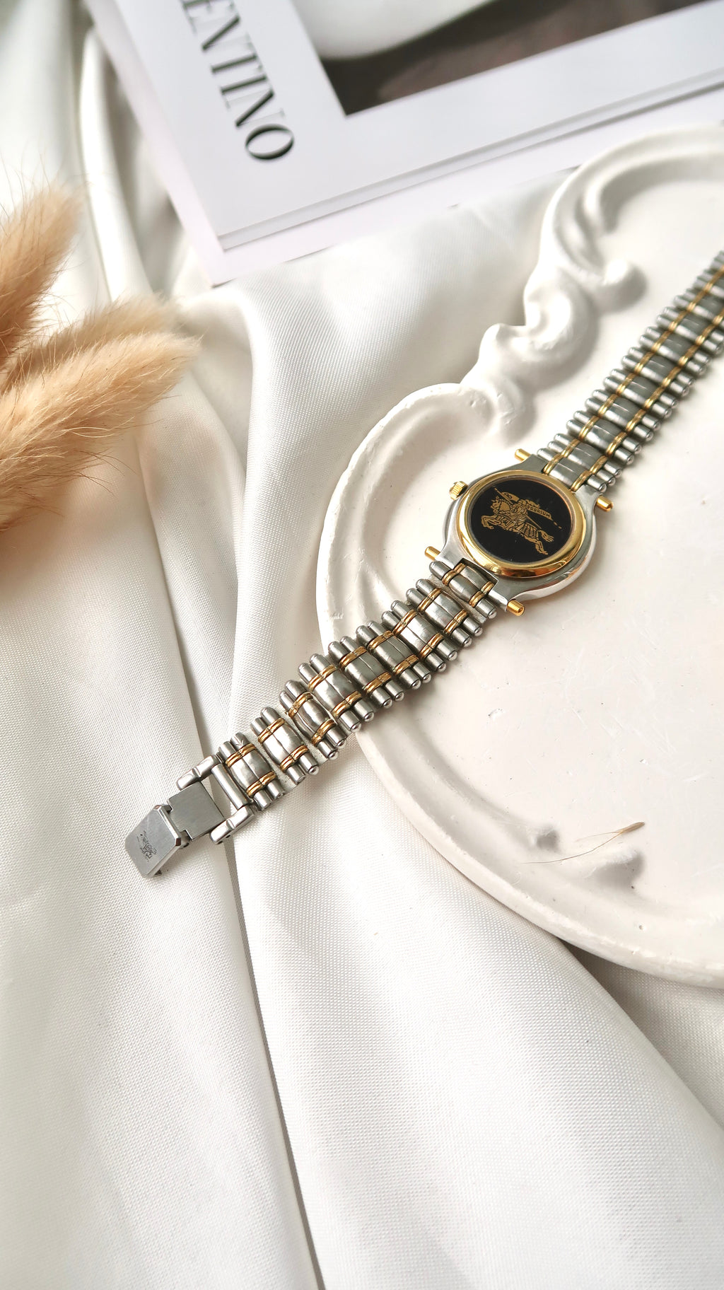 BRBY. Round Ivory Dial with Two Tone Chain Watch