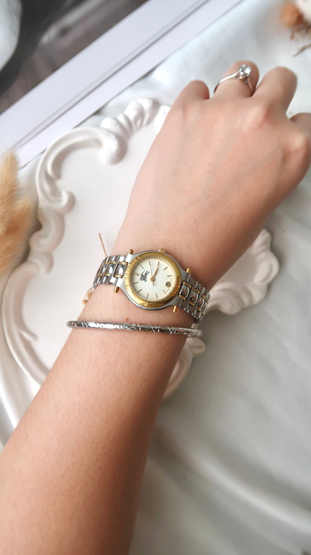 BRBY. Round Ivory Dial with Two Tone Chain Watch