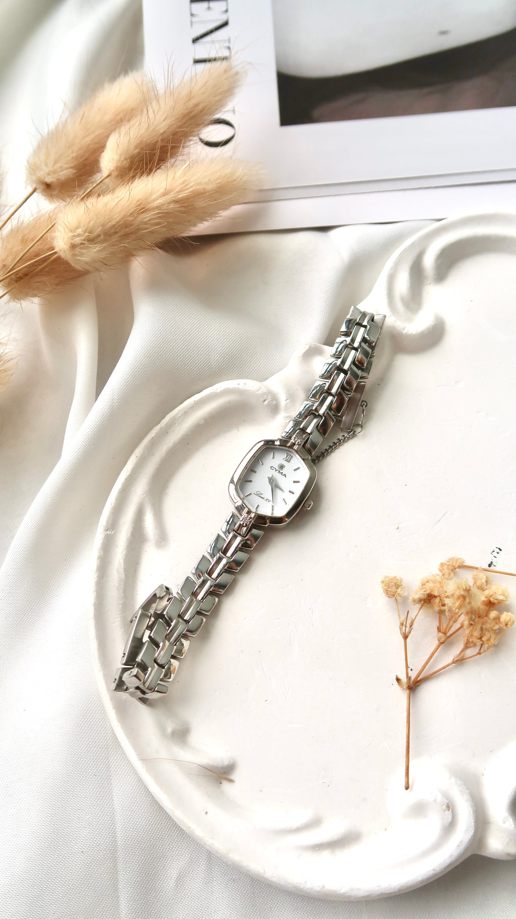 CY. Louis XV 2P Diamonds White Hexa Dial with Silver Chain Watch