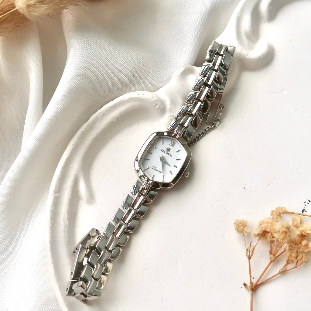 CY. Louis XV 2P Diamonds White Hexa Dial with Silver Chain Watch