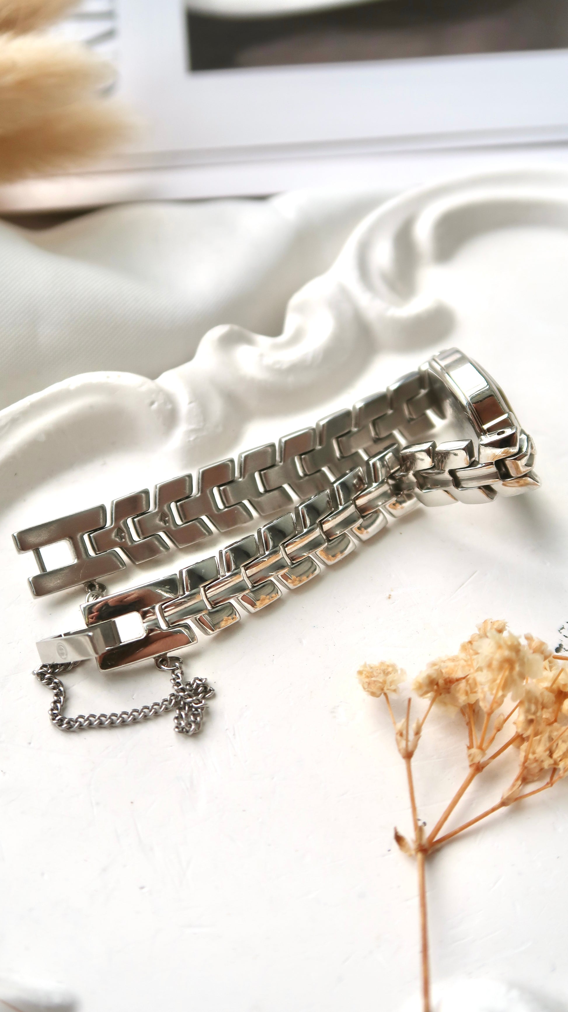 CY. Louis XV 2P Diamonds White Hexa Dial with Silver Chain Watch