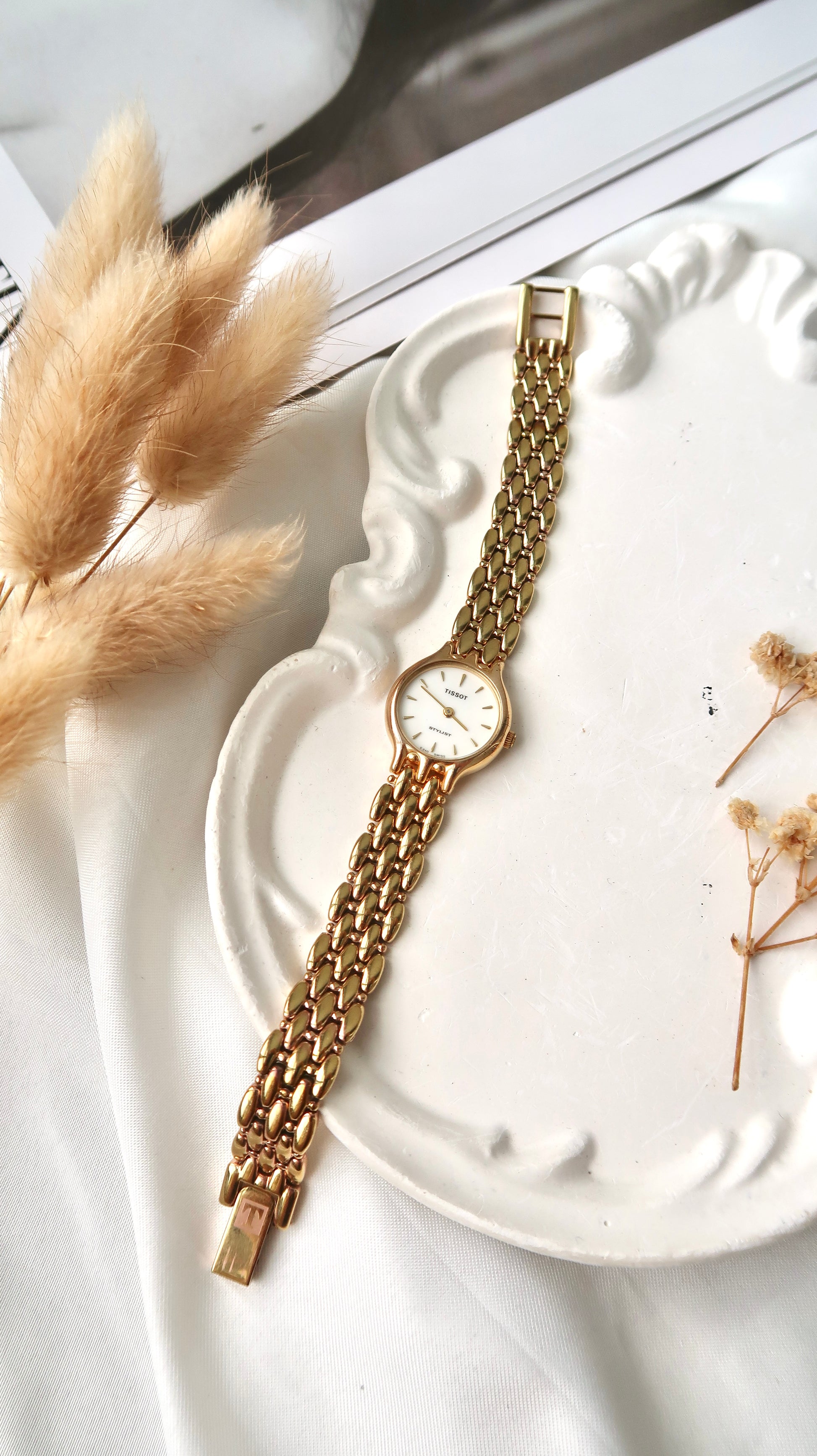 T. Stylist White Round Dial with Gold Chain Watch