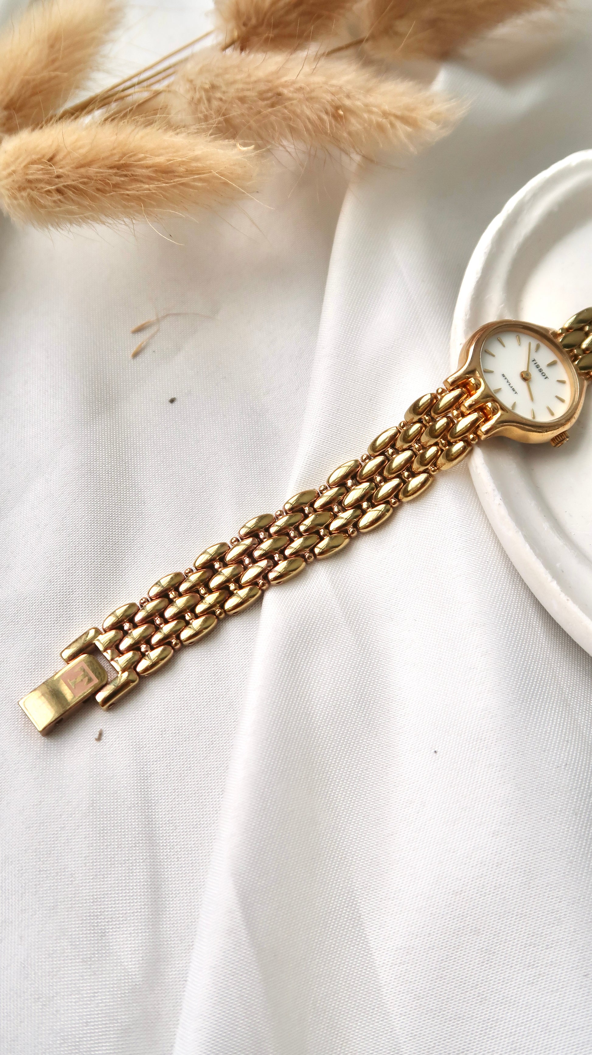 T. Stylist White Round Dial with Gold Chain Watch