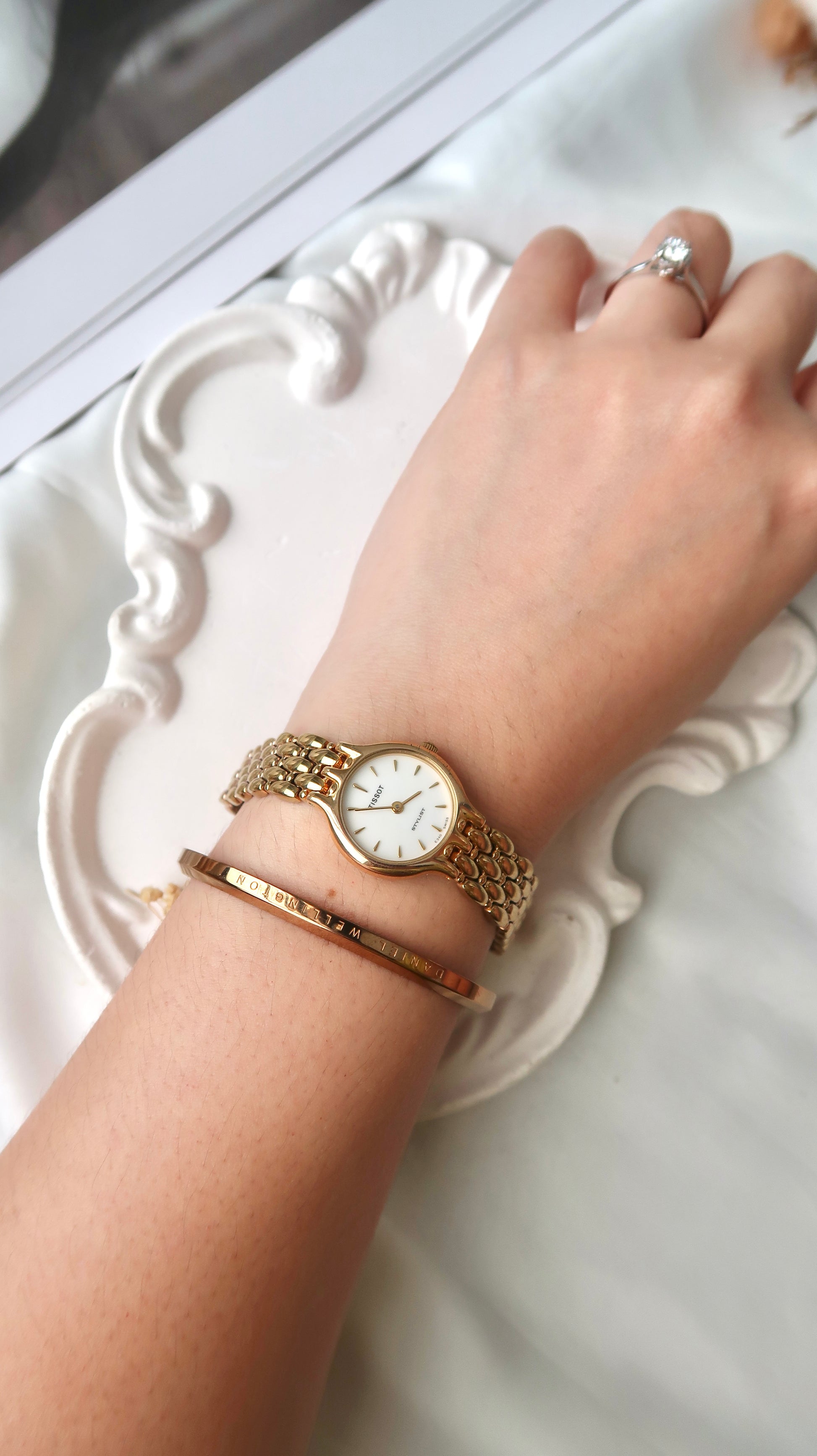T. Stylist White Round Dial with Gold Chain Watch
