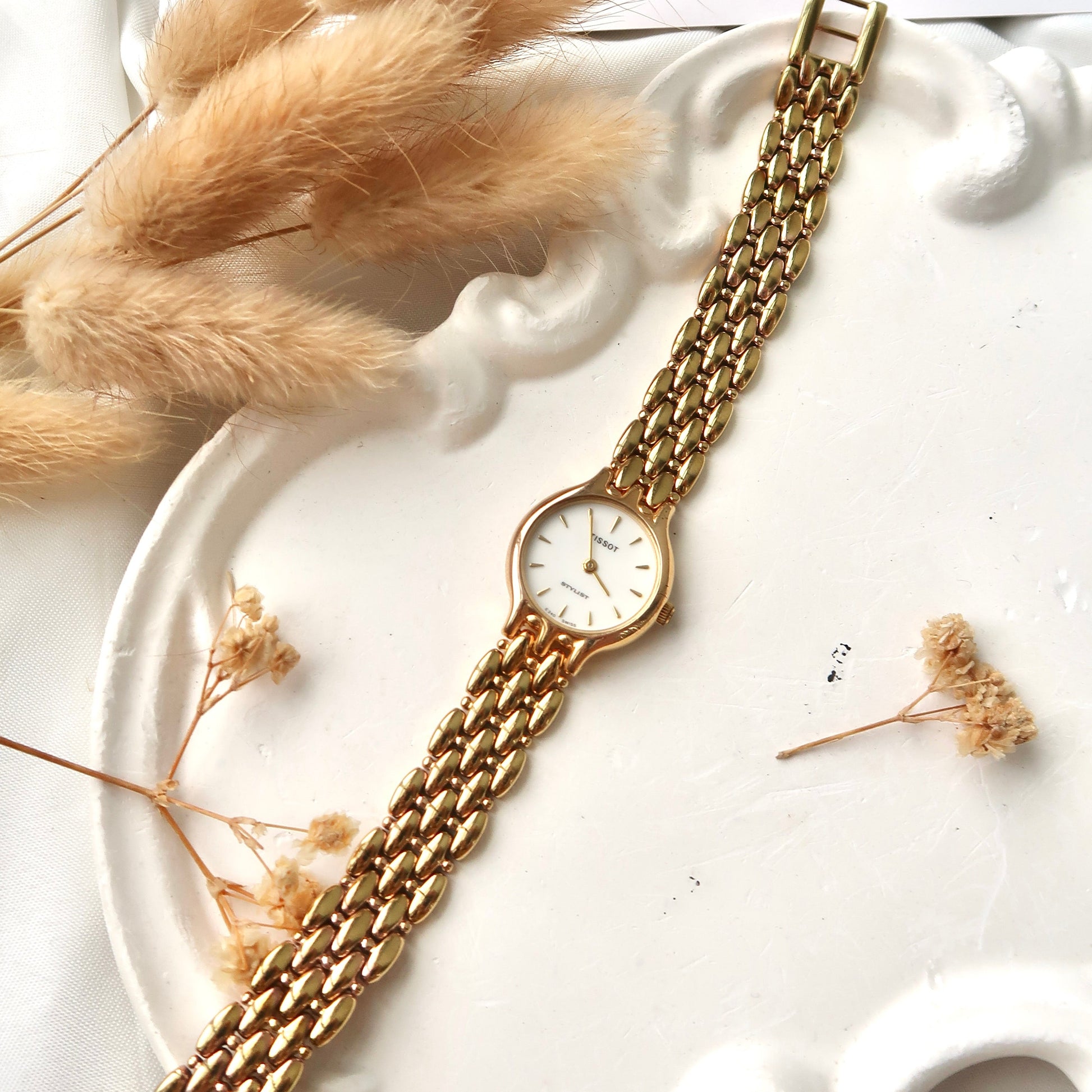 T. Stylist White Round Dial with Gold Chain Watch