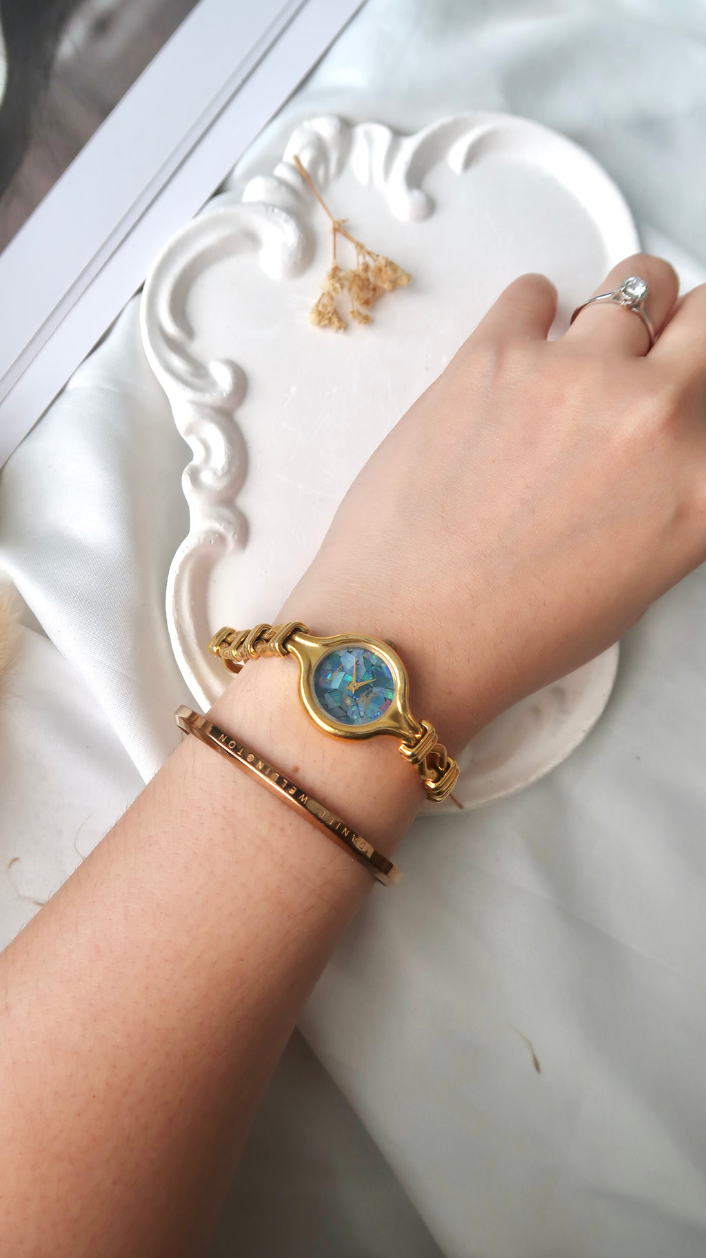 BRBY. 7000 Blue Mosaic Dial with Gold Chain Watch