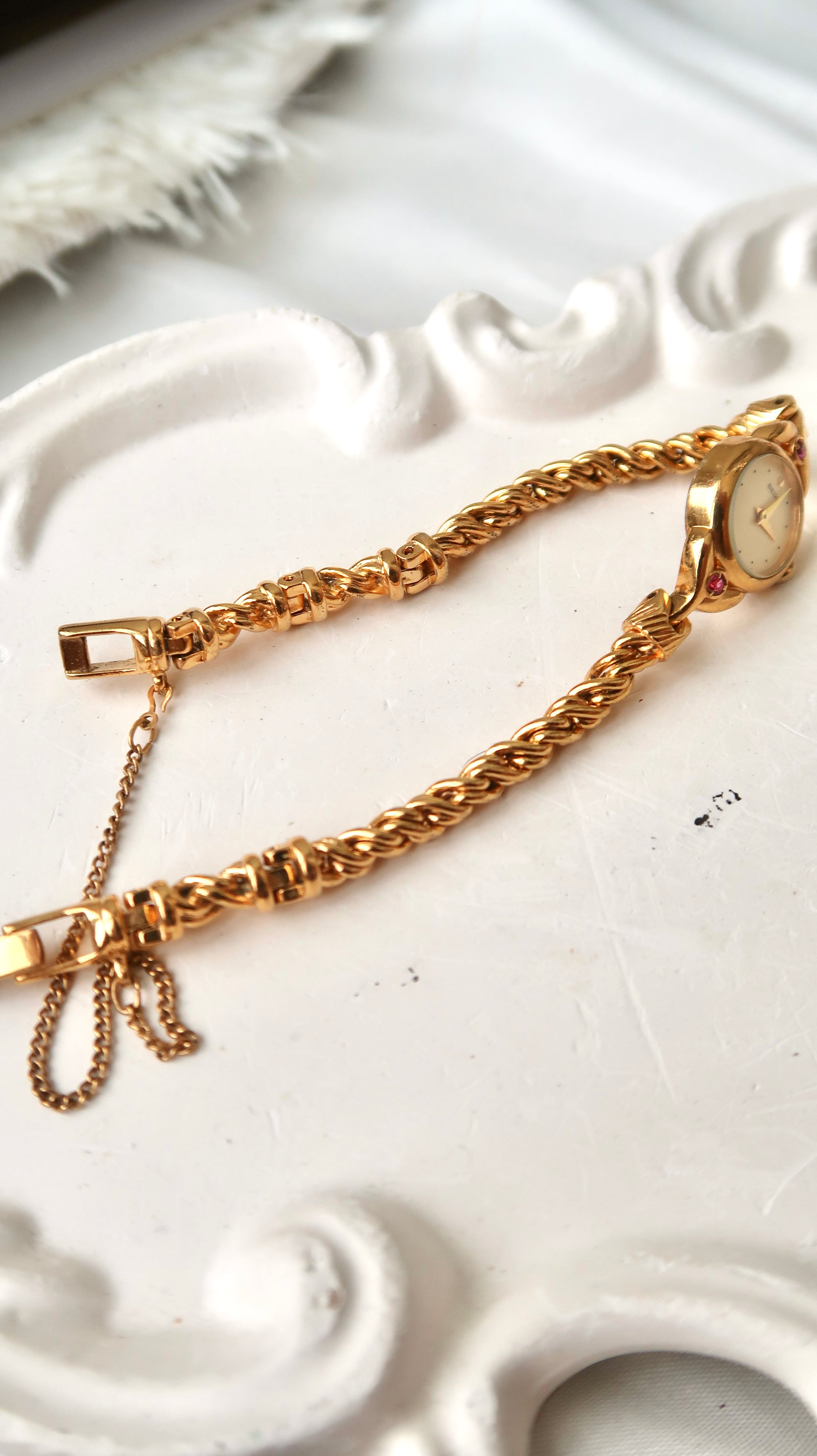 S. Gold Round 2P Pink Jewels Dial with Twist Gold Chain Watch