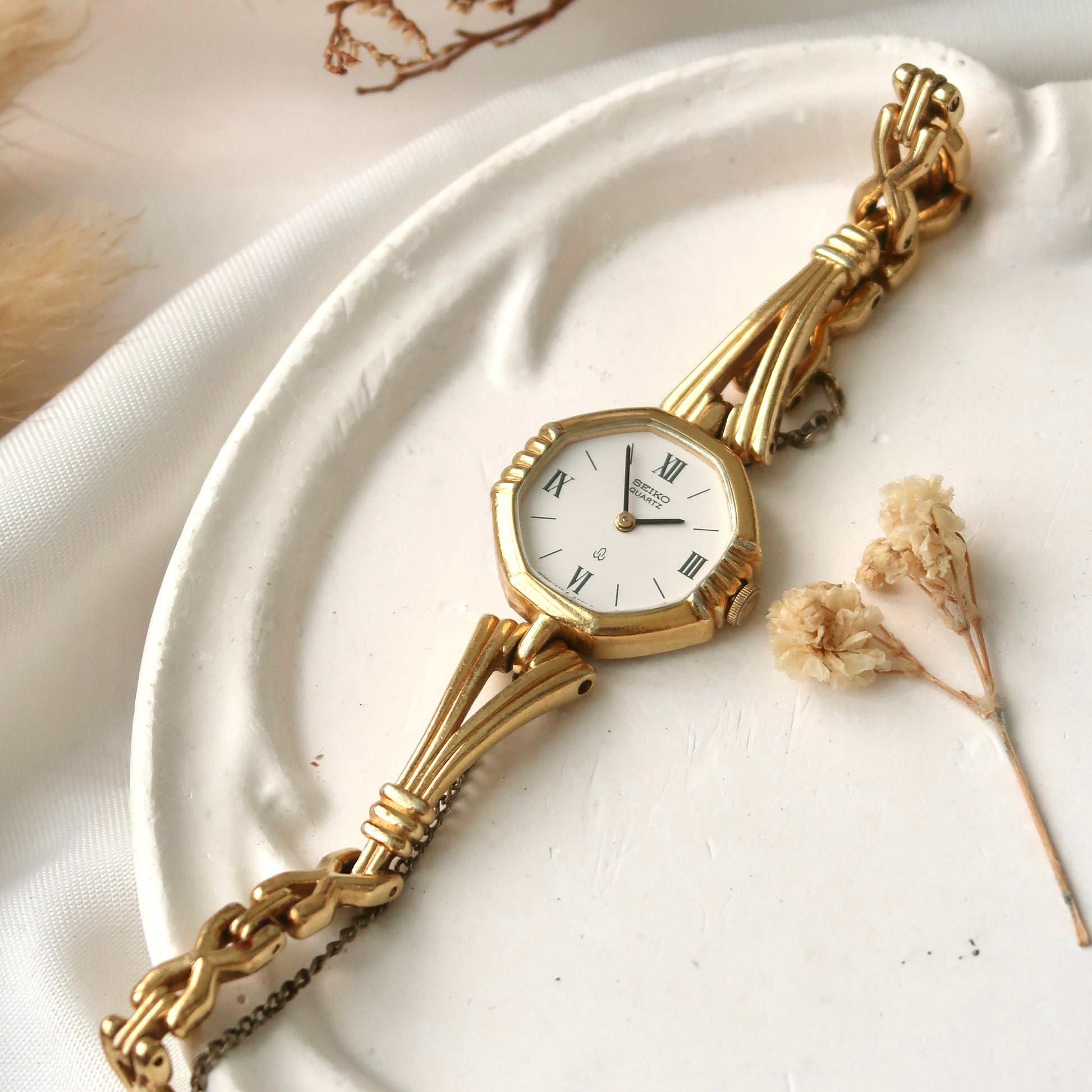 S. White Octagon Dial with Gold Chain Watch