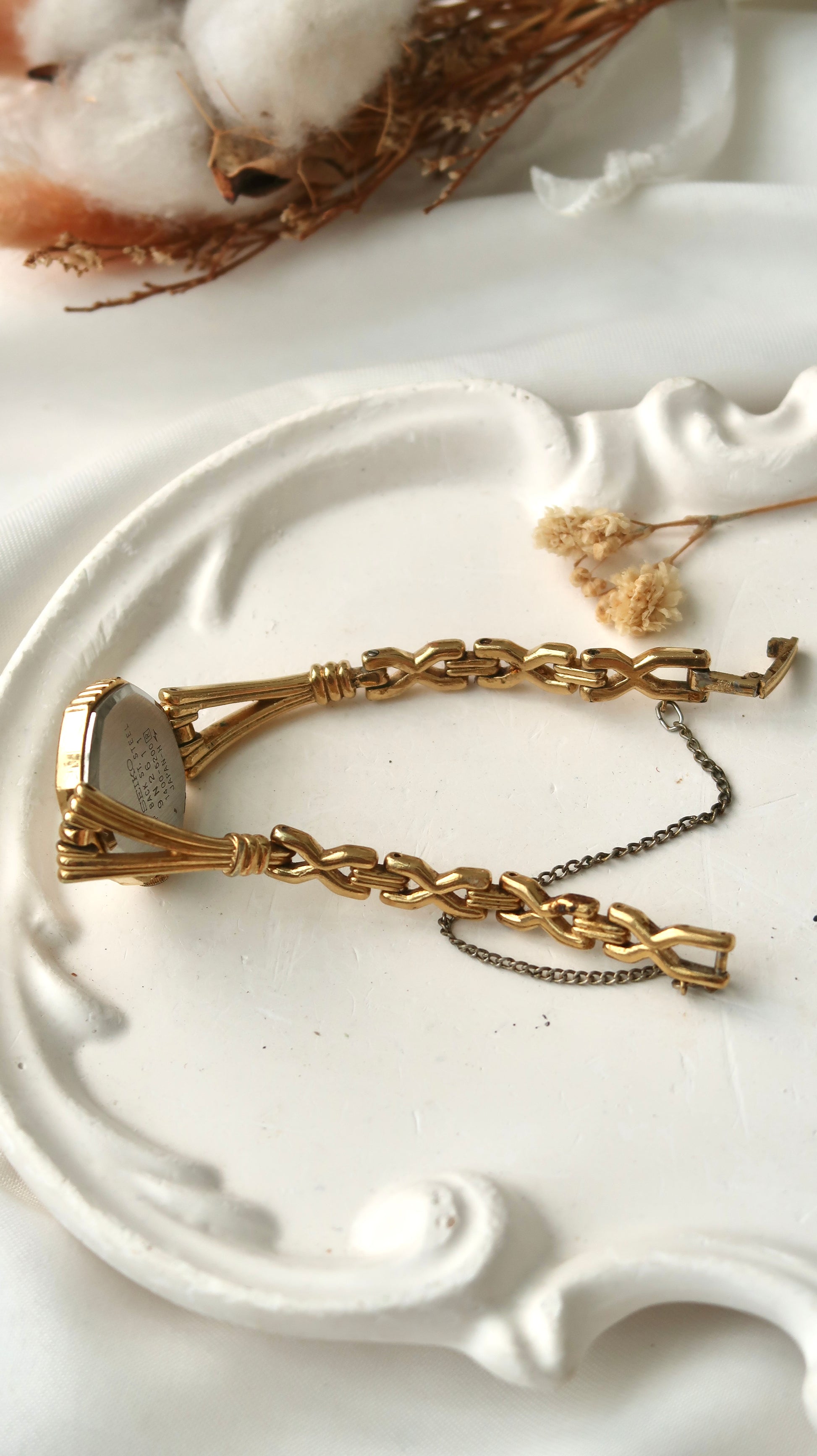 S. White Octagon Dial with Gold Chain Watch