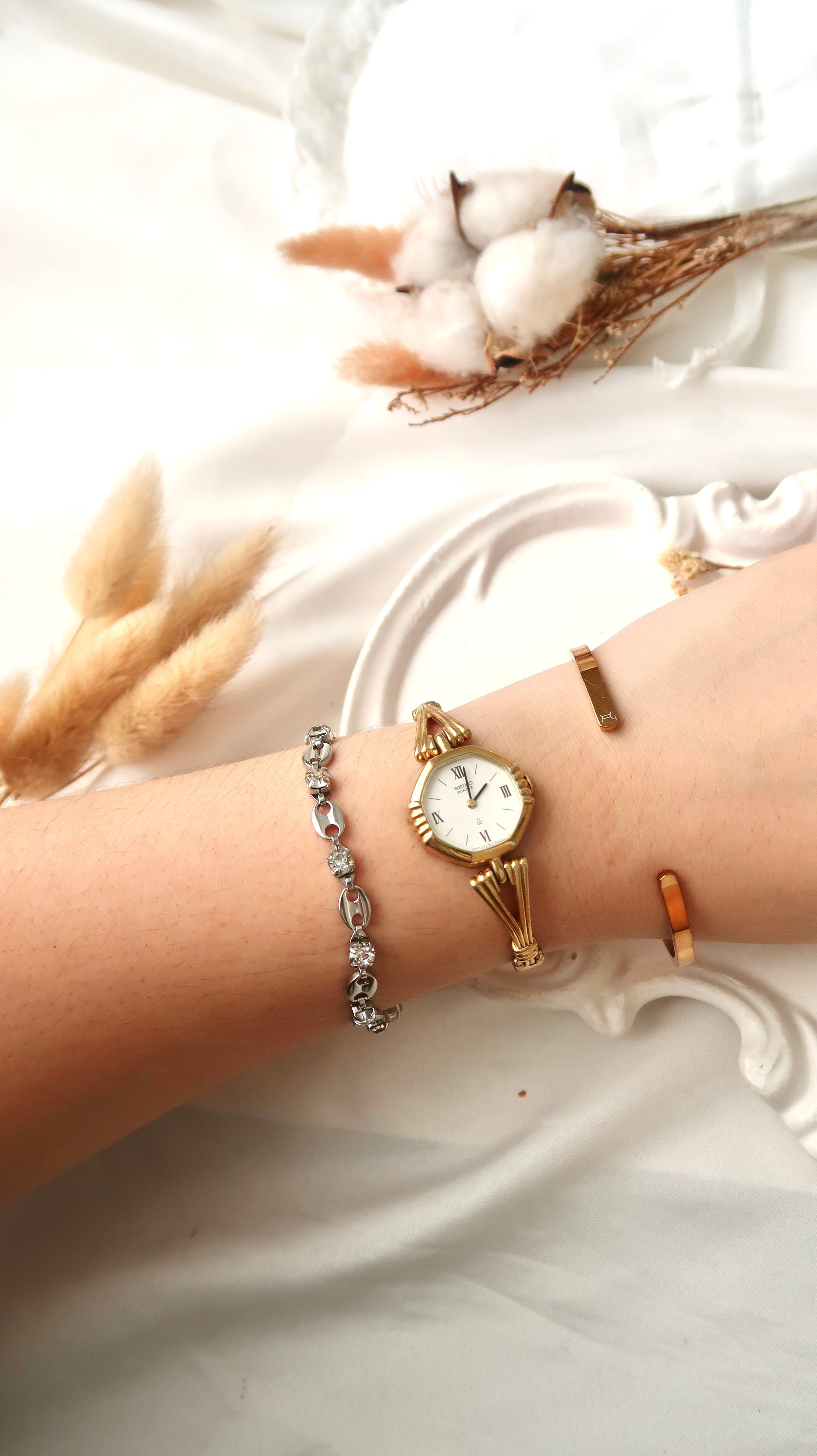 S. White Octagon Dial with Gold Chain Watch