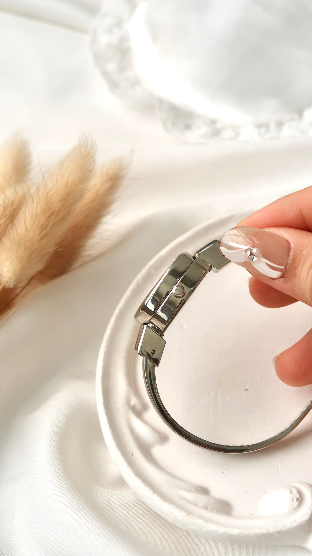 A.M. White Blue Sculpture Silver Bangle Watch