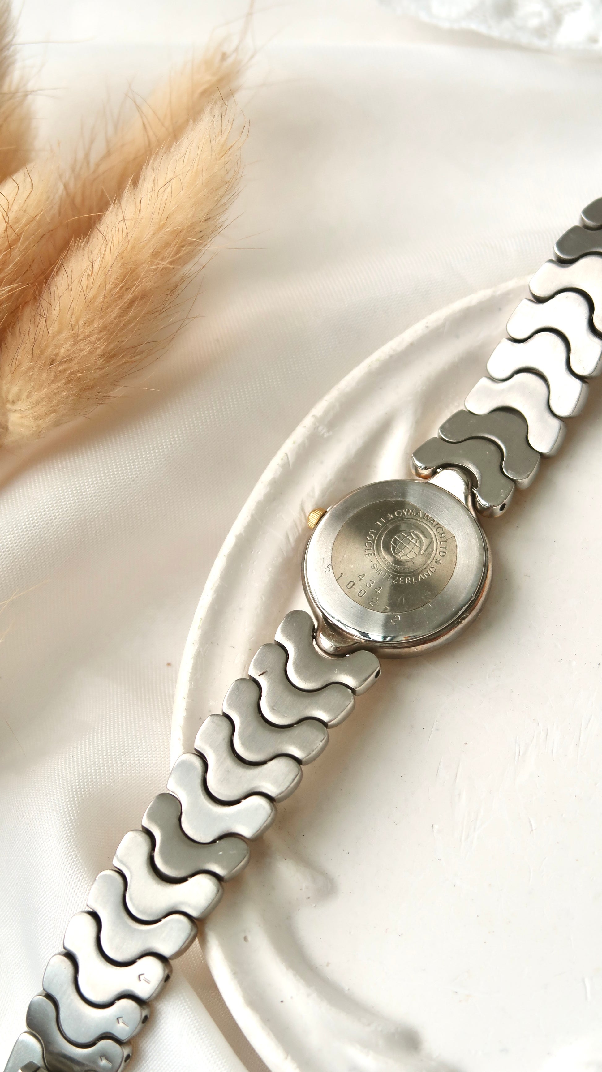 CY. White Glitter Blue Round Dial with Two Tone Chain Watch