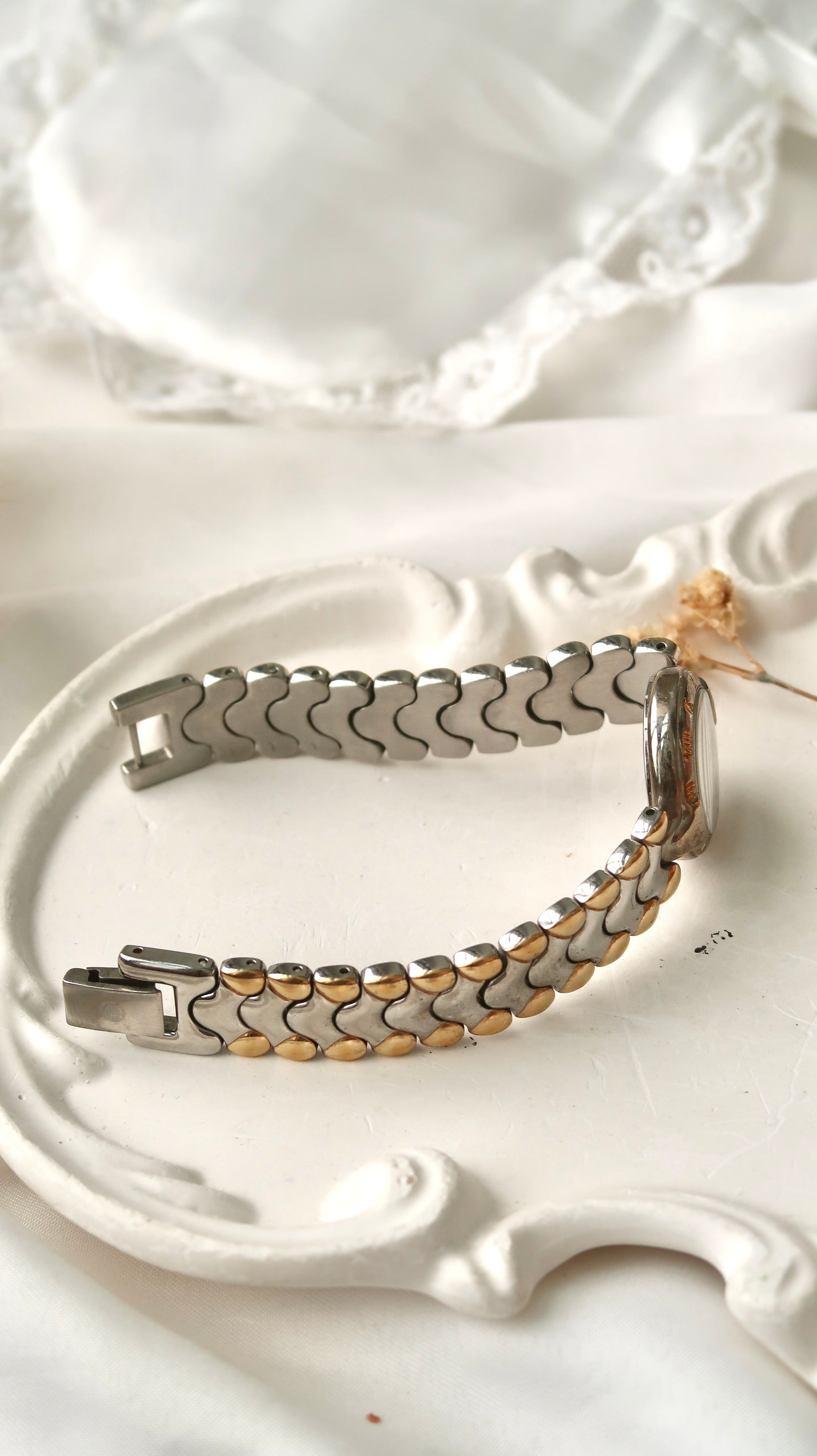 CY. White Glitter Blue Round Dial with Two Tone Chain Watch