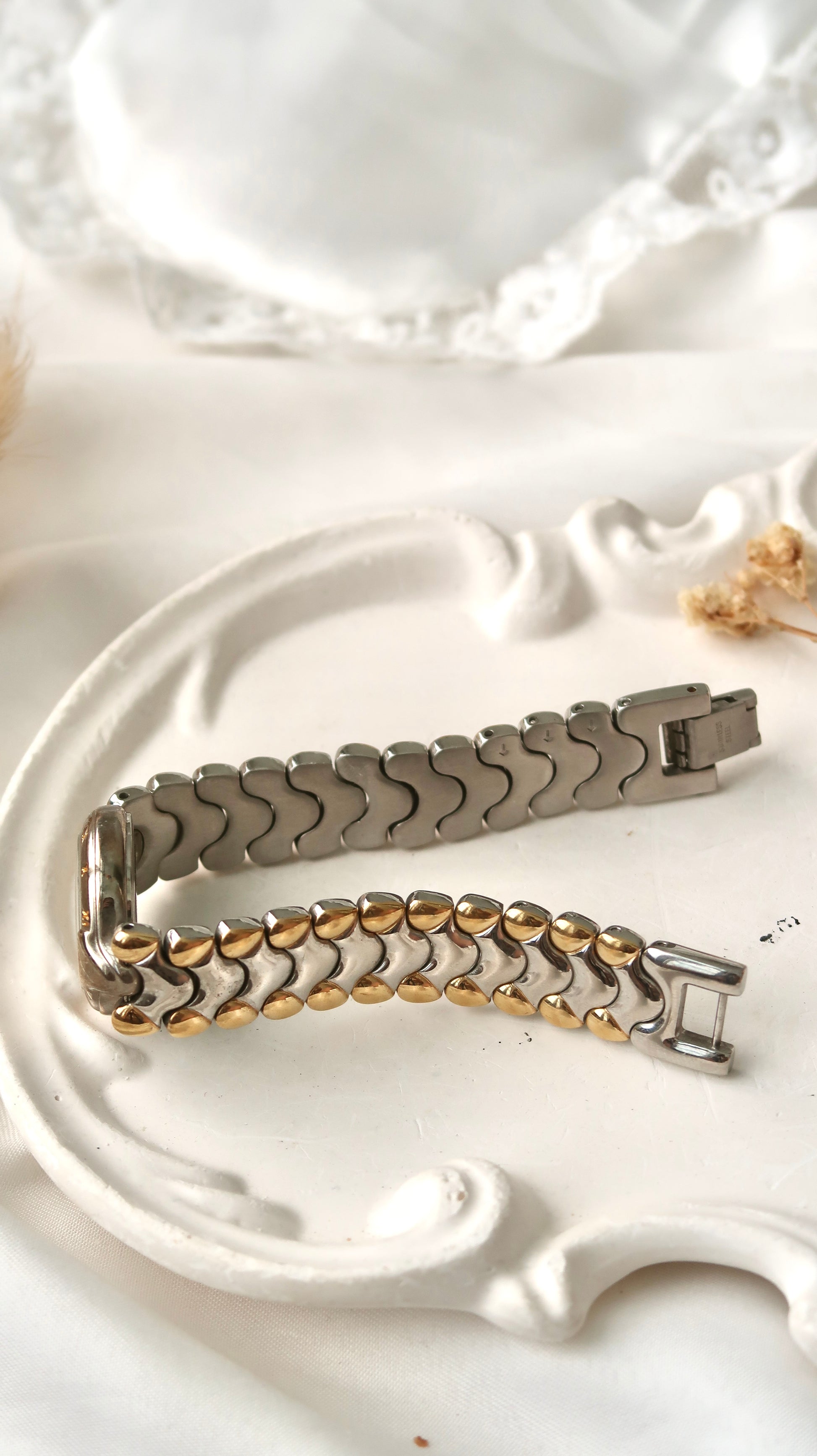 CY. White Glitter Blue Round Dial with Two Tone Chain Watch