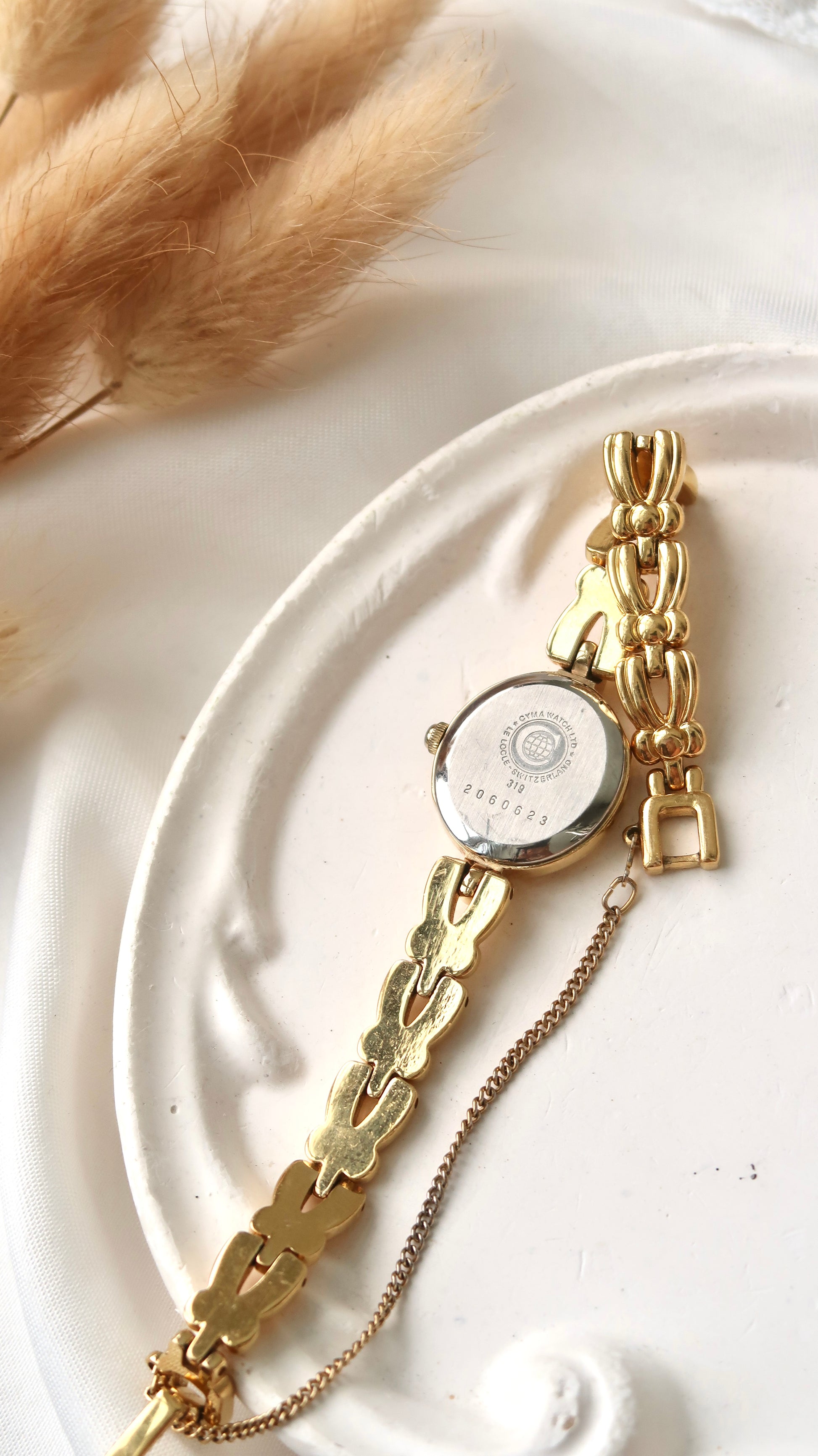 CY. Beige Oval 2P Diamond with Gold Chain Watch