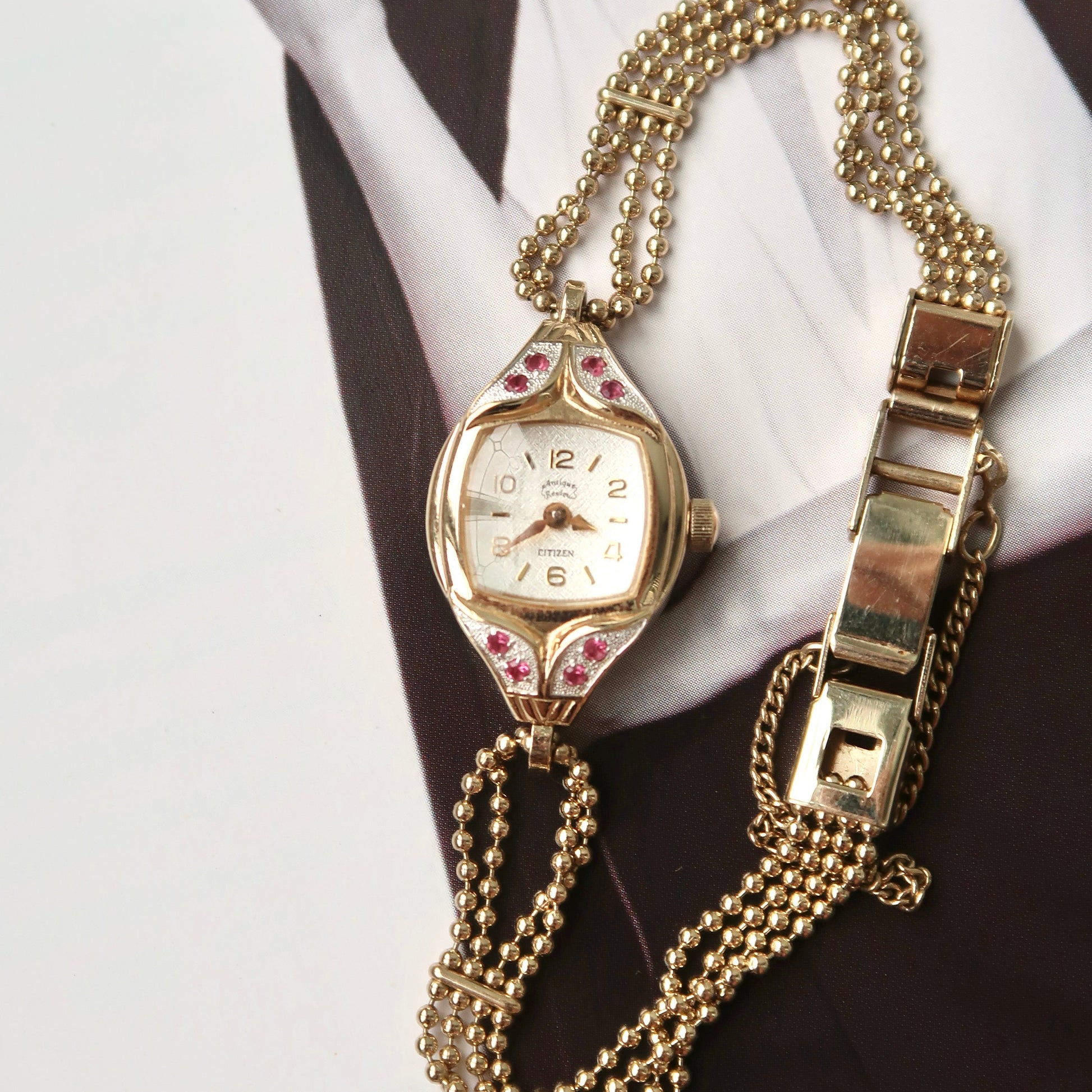 CTZ. Antique Review Pink Red Frame with Gold Beads Chain Watch