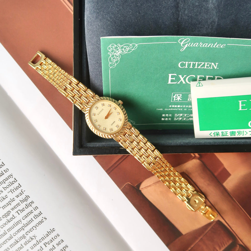 [WITH BOX] CTZ. Exceed 12P Diamonds Oval Gold Dial with Gold Chain Watch