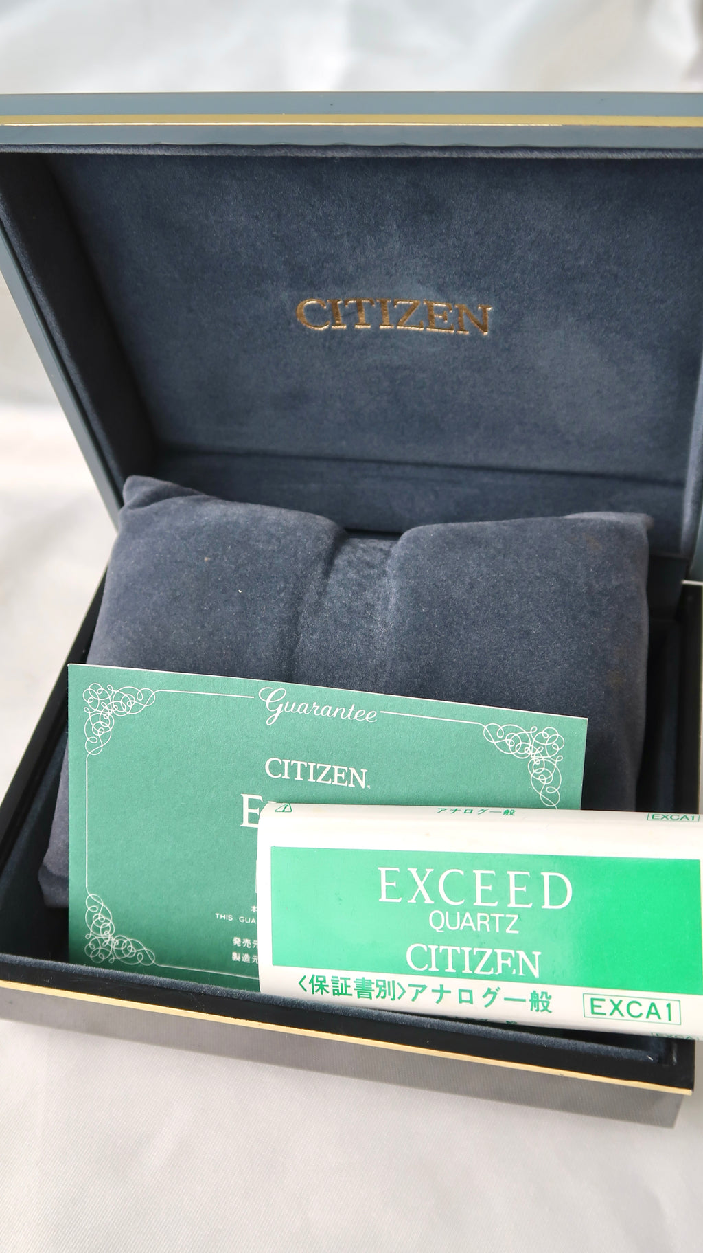 [WITH BOX] CTZ. Exceed 12P Diamonds Oval Gold Dial with Gold Chain Watch