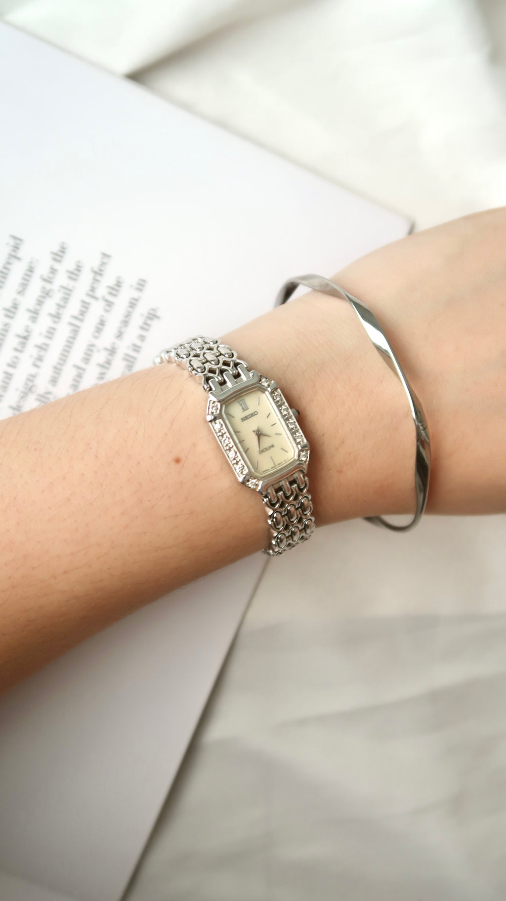[WITH BOX] S. Exceline Rectangle MOP Diamonds Dial with Silver Chain Watch