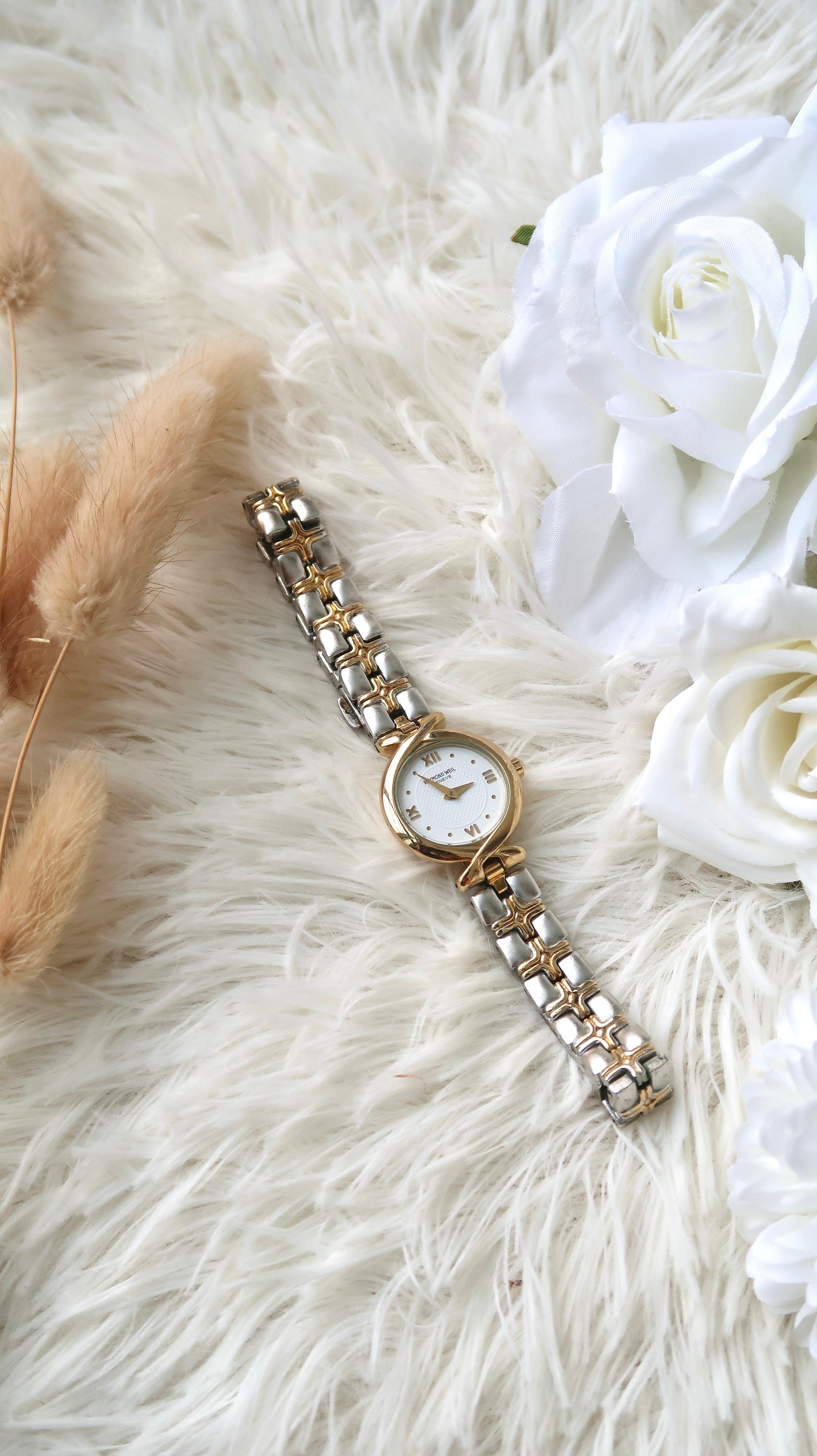 R. Weil Geneve White Round Dial with Two Tone Chain Watch