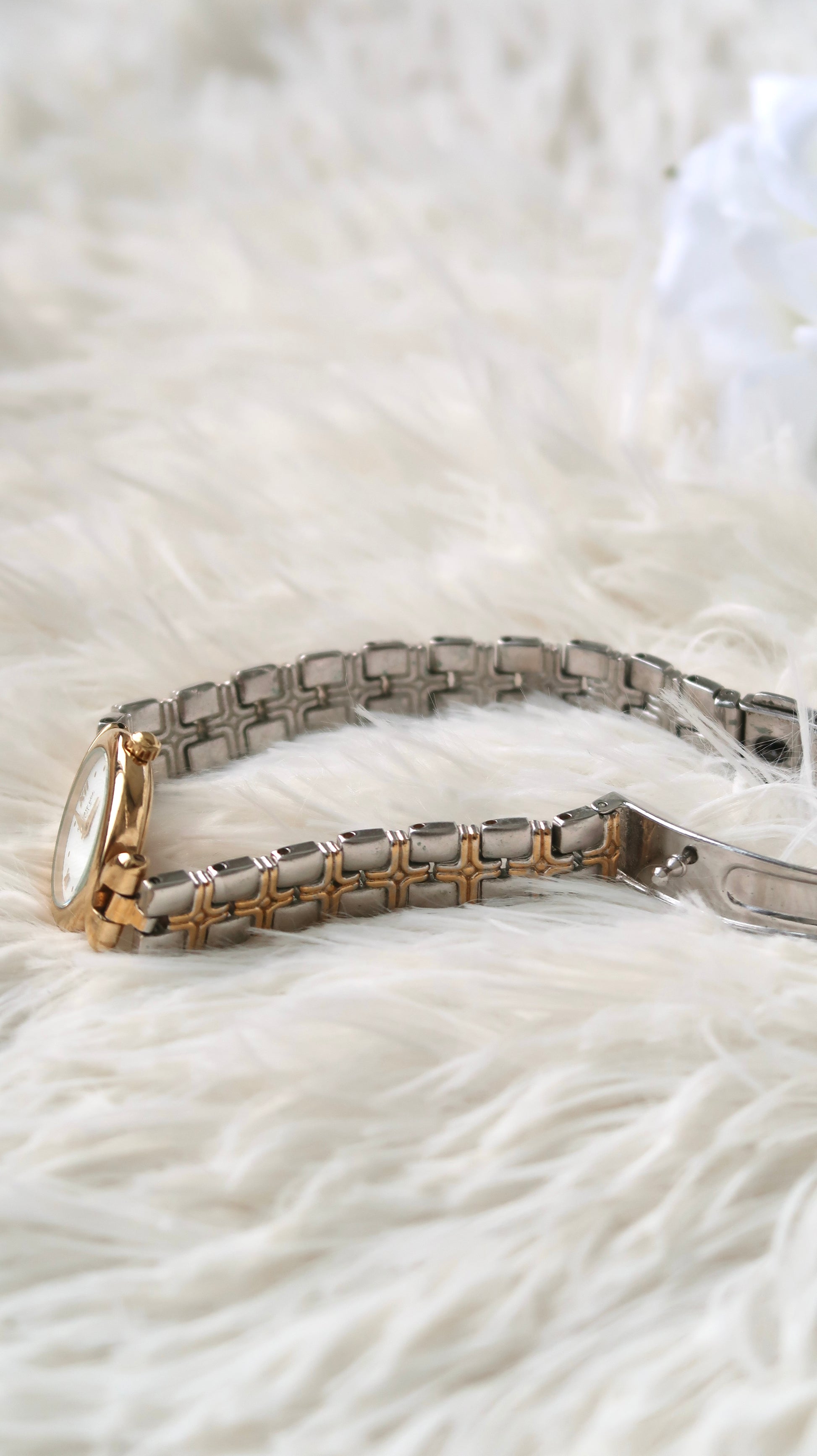 R. Weil Geneve White Round Dial with Two Tone Chain Watch