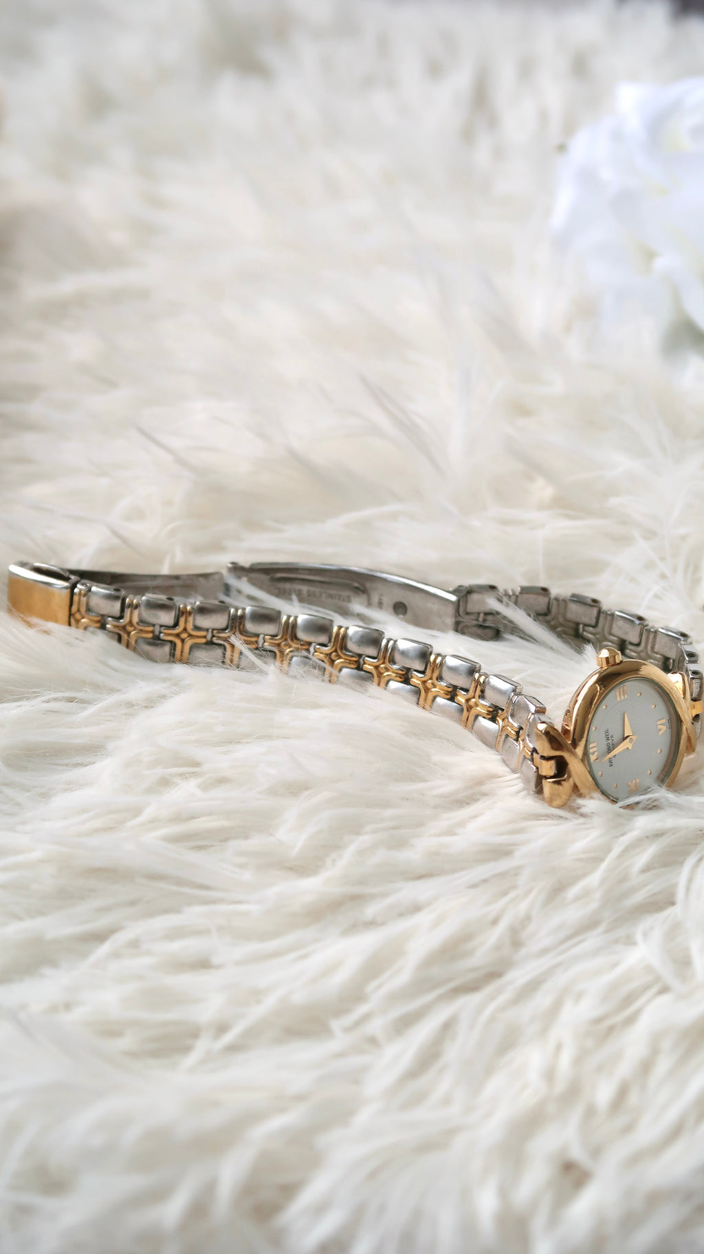 R. Weil Geneve White Round Dial with Two Tone Chain Watch