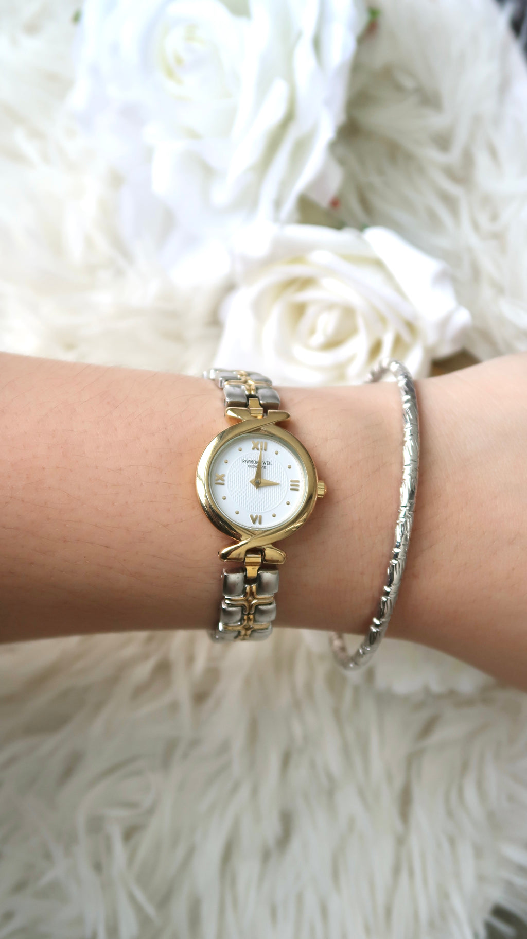R. Weil Geneve White Round Dial with Two Tone Chain Watch
