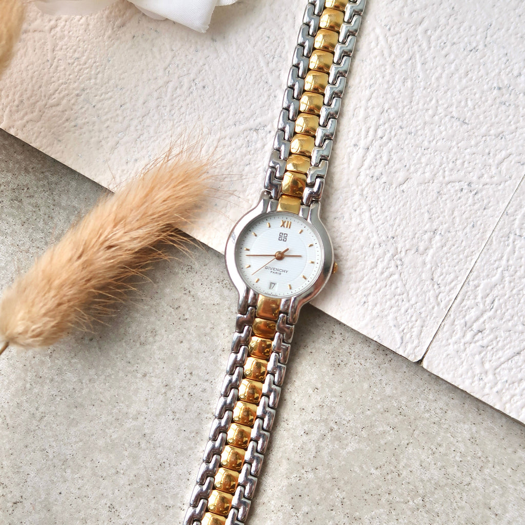 GV. White Round Dial with Two Tone Chain Watch