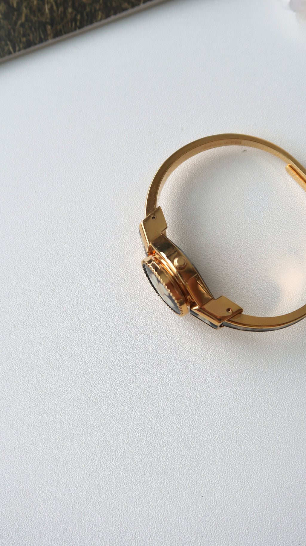 AM. White Hibiscus Flower Black Pattern Gold Bangle Watch