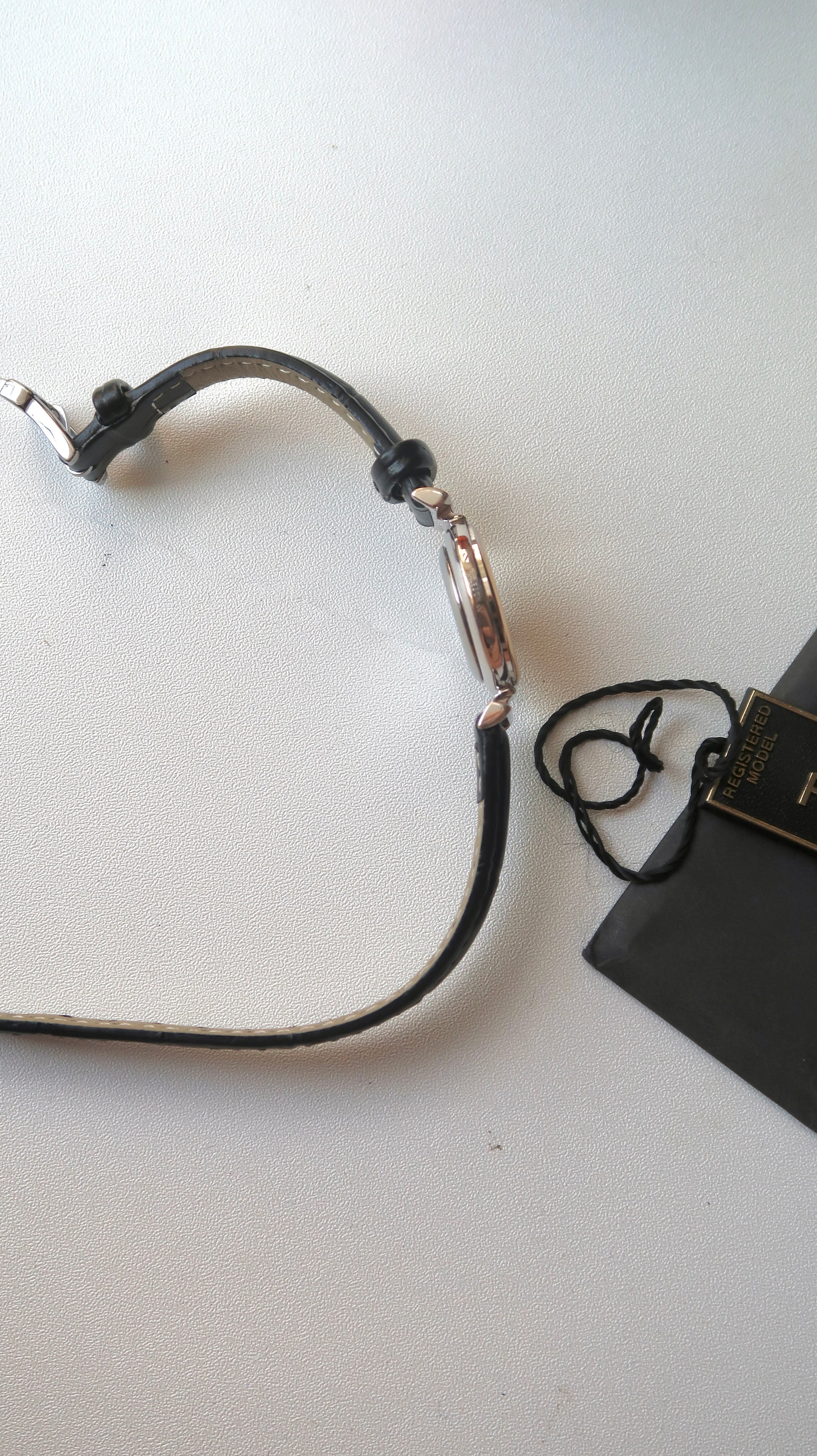 [FULLSET WITH BOX] F. 320L MOP Round Dial with Black Strap