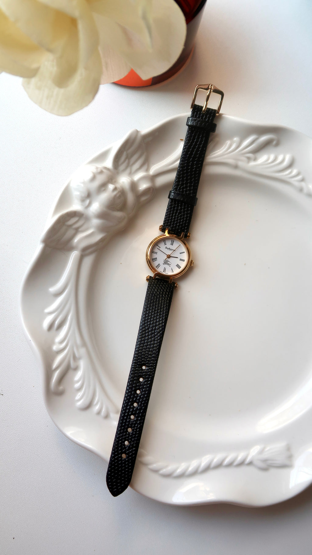 BRBY. White Round Dial with Black Lizard Strap Watch