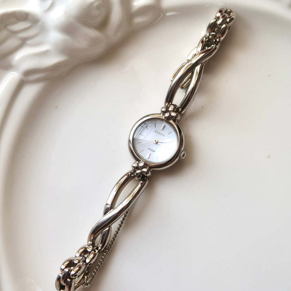 Ctz. Cletia White Round Dial with Silver Chain Watch