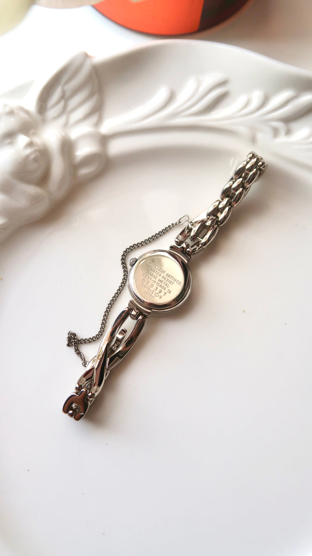 Ctz. Cletia White Round Dial with Silver Chain Watch