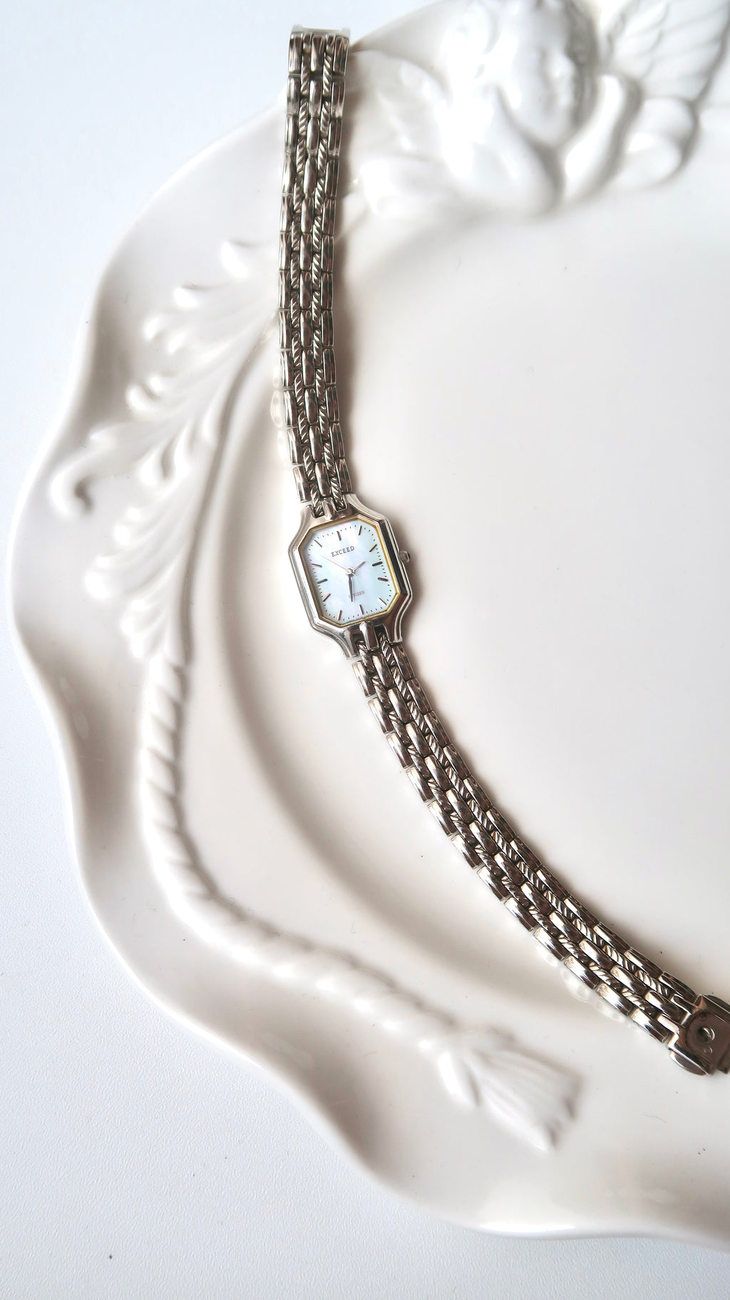 CTZ. Exceed MOP Octagon Dial Silver Chain Watch