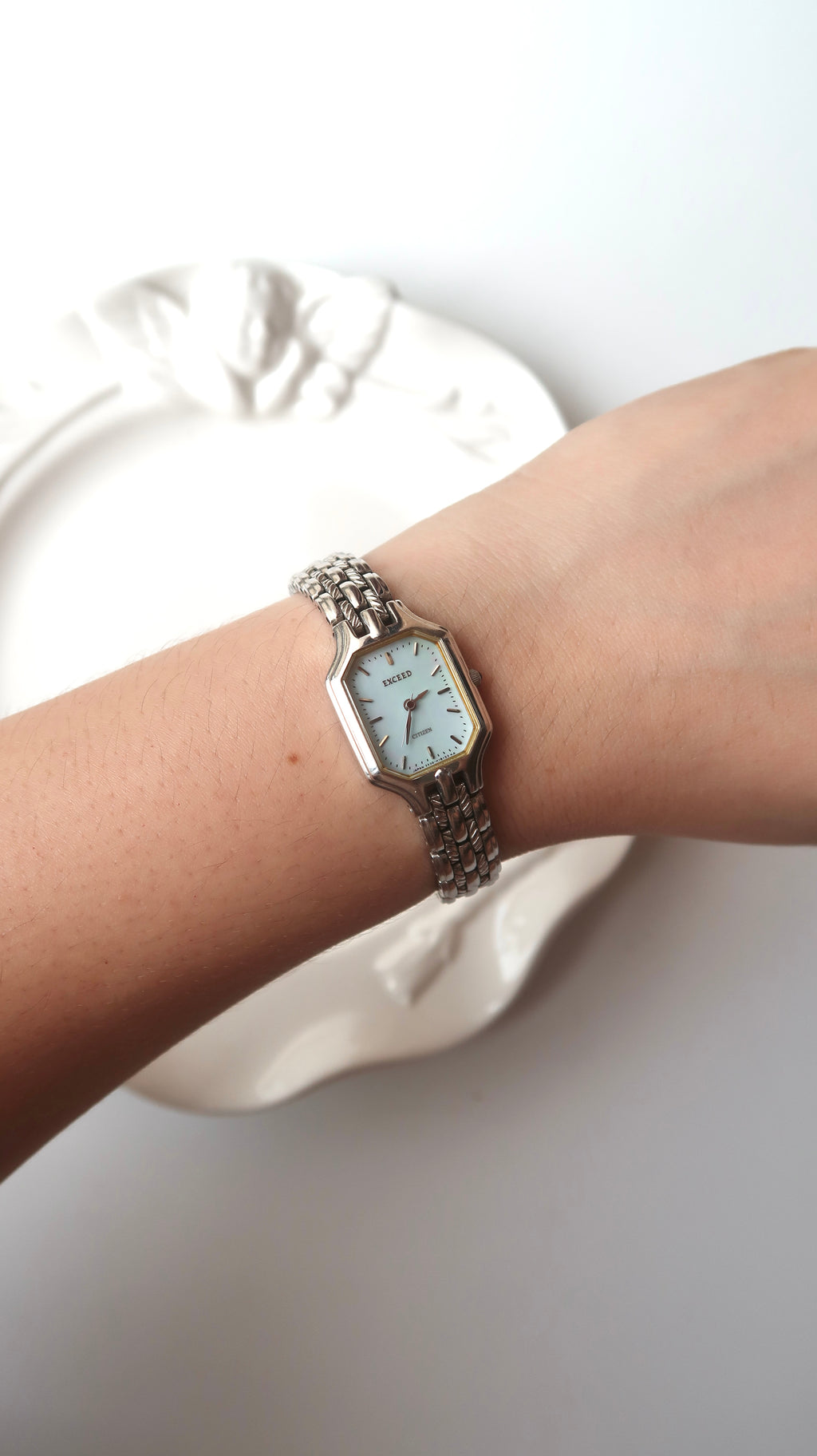 CTZ. Exceed MOP Octagon Dial Silver Chain Watch