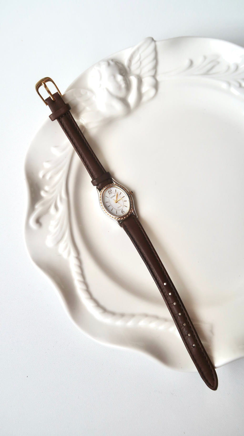 CTZ. Exceed MOP Oval Dial Dark Brown Strap Watch