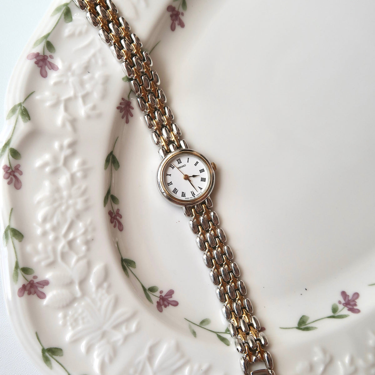 S. White Roman Round Dial Two Tone Chain Watch