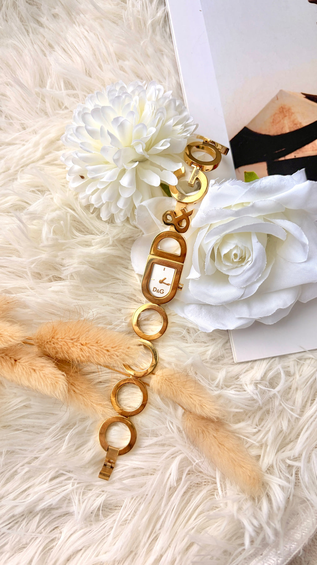 D&G White U Dial with Gold Chain Watch