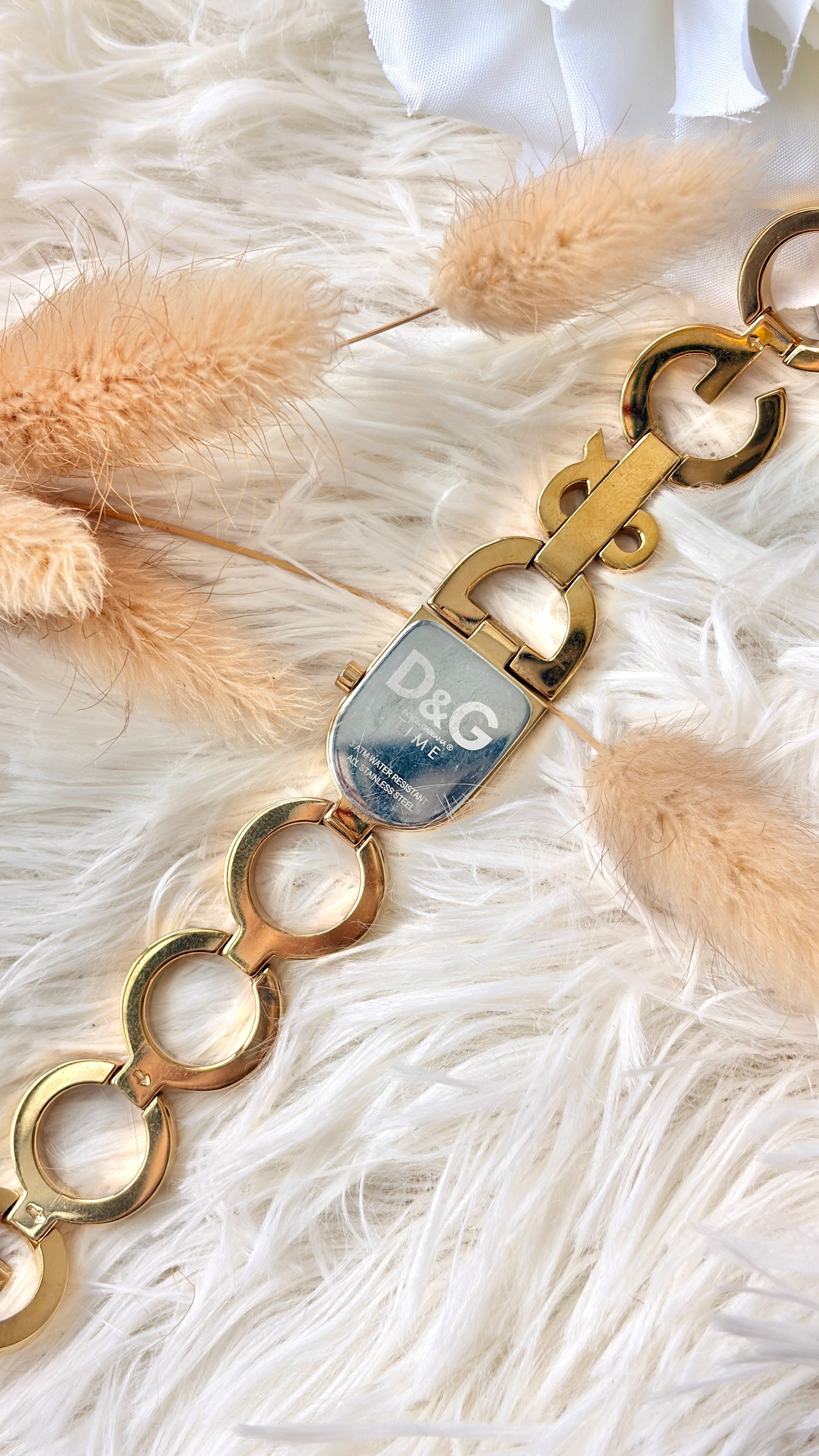 D&G White U Dial with Gold Chain Watch
