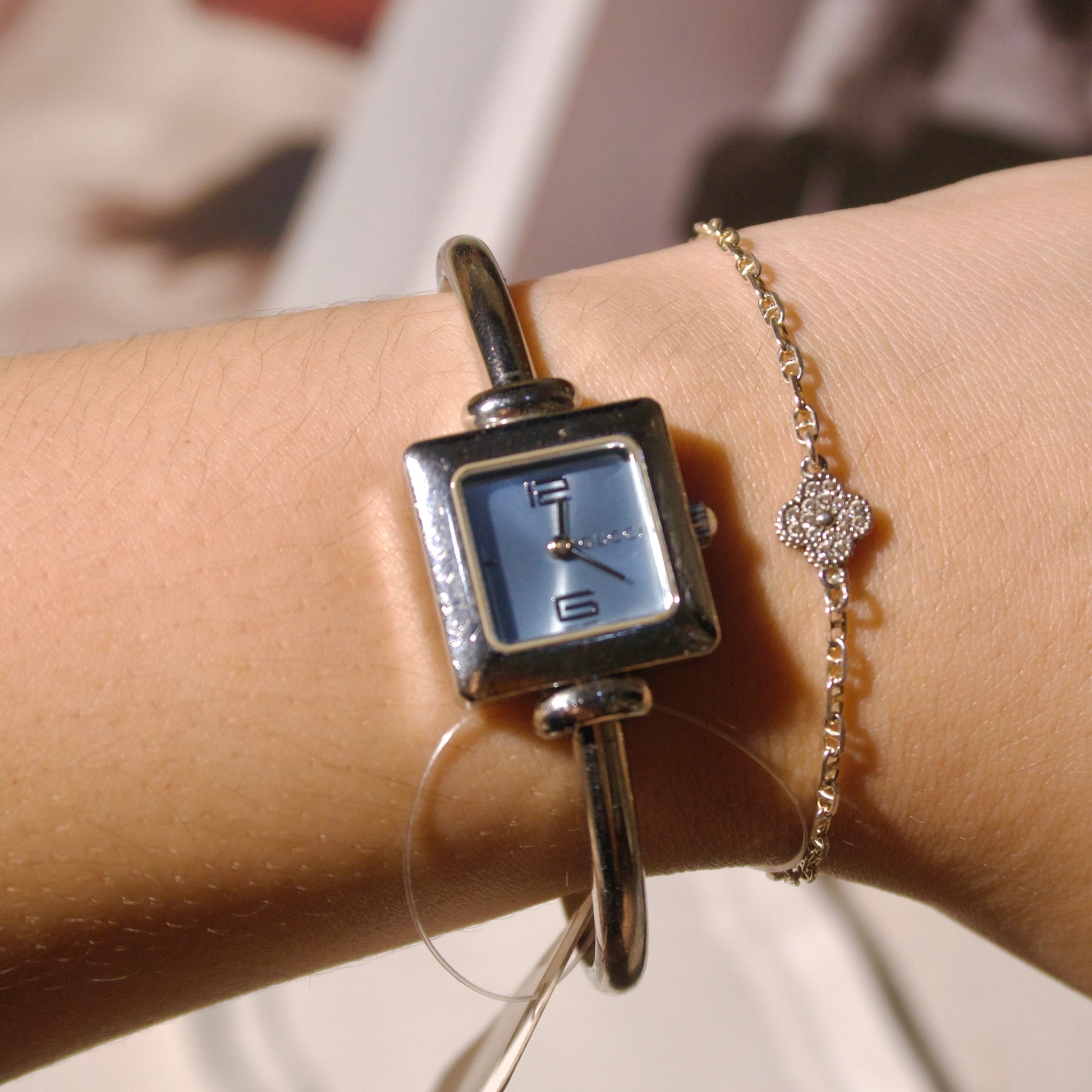 Gc. 1900L Blue Dial Silver Bangle With Box Watch