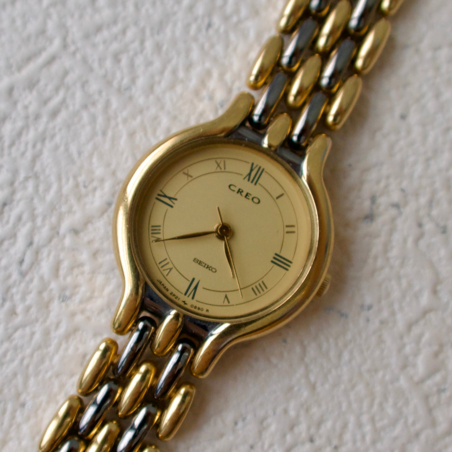 S. Creo Gold Round Dial with Two Tone Chain