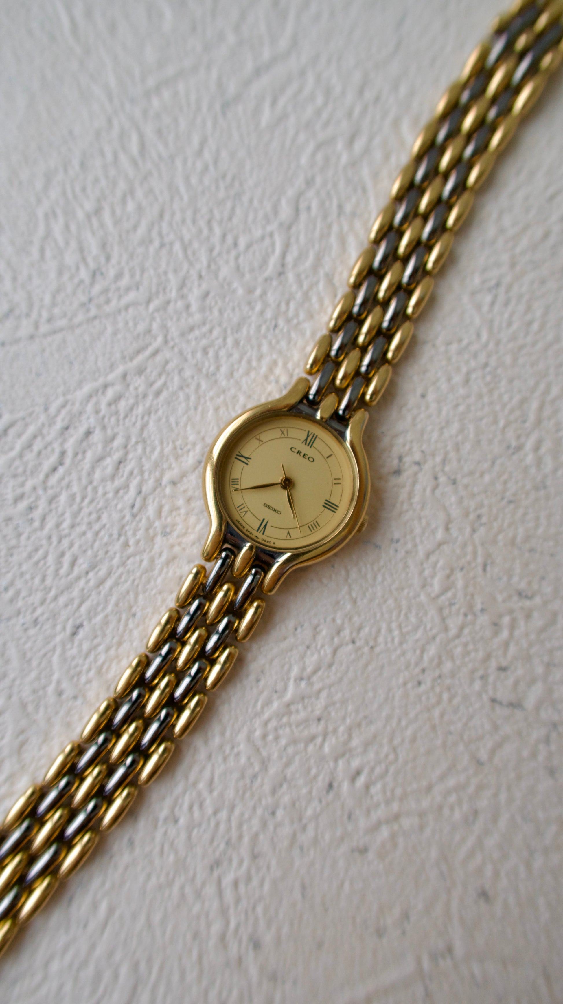 S. Creo Gold Round Dial with Two Tone Chain