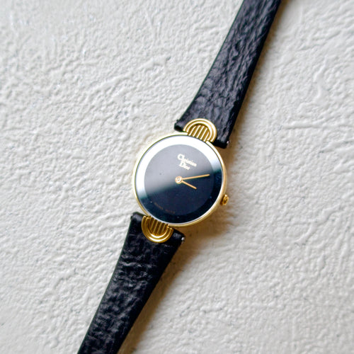 CD. Black Moon Round Dial with Black Strap