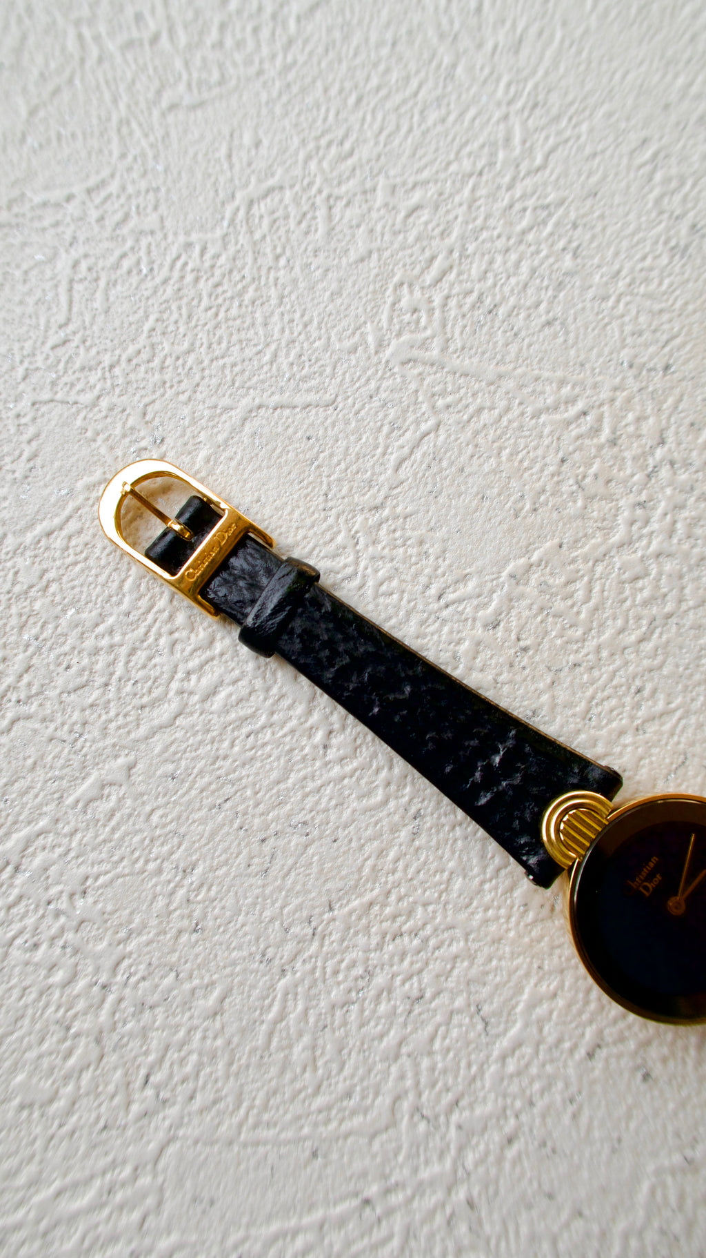 CD. Black Moon Round Dial with Black Strap