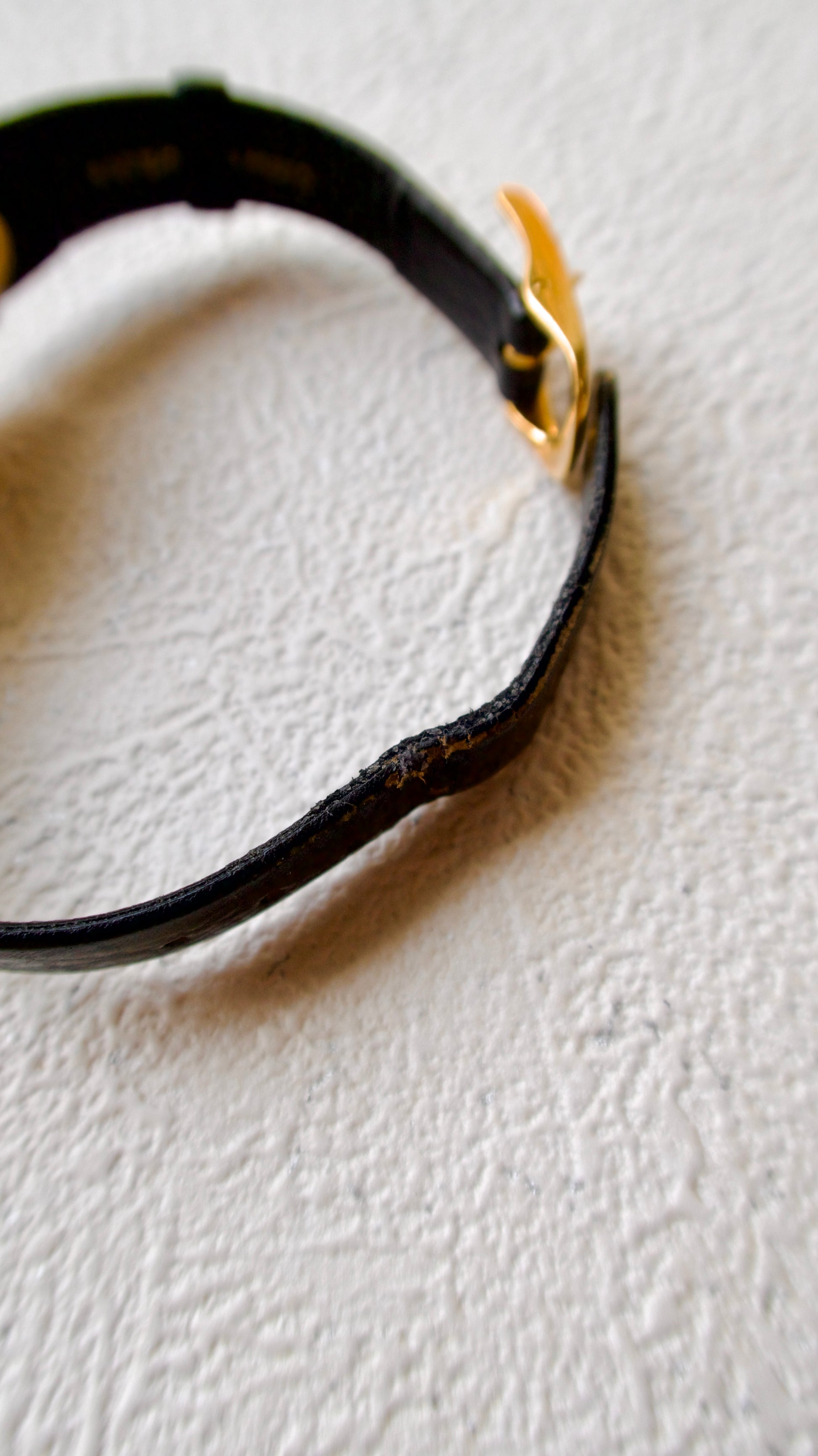 CD. Black Moon Round Dial with Black Strap