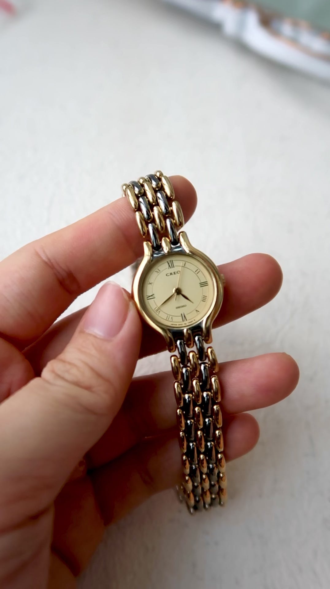 S. Creo Gold Round Dial with Two Tone Chain