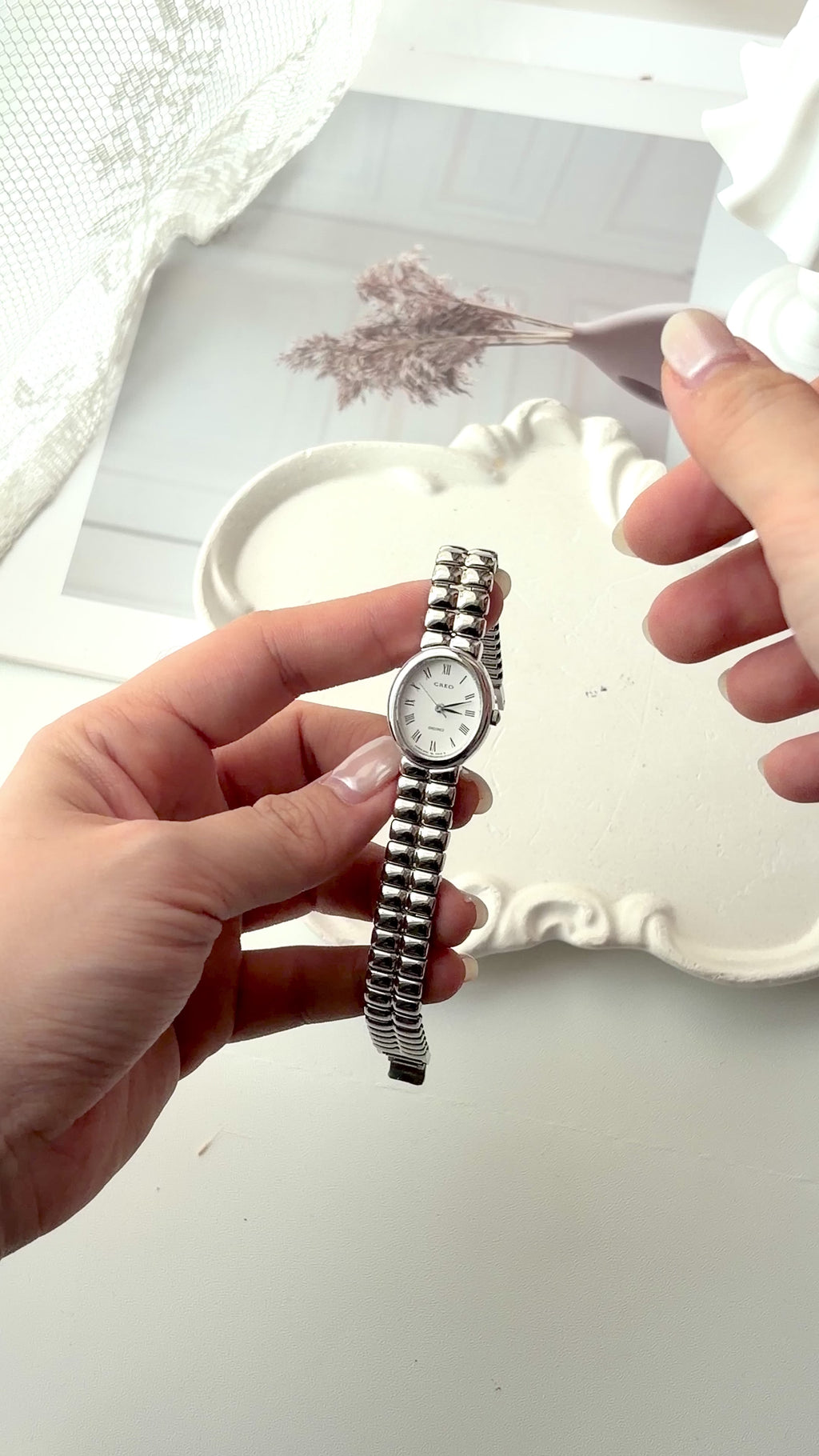 S. Creo White Roman Oval Dial Silver Chain Watch